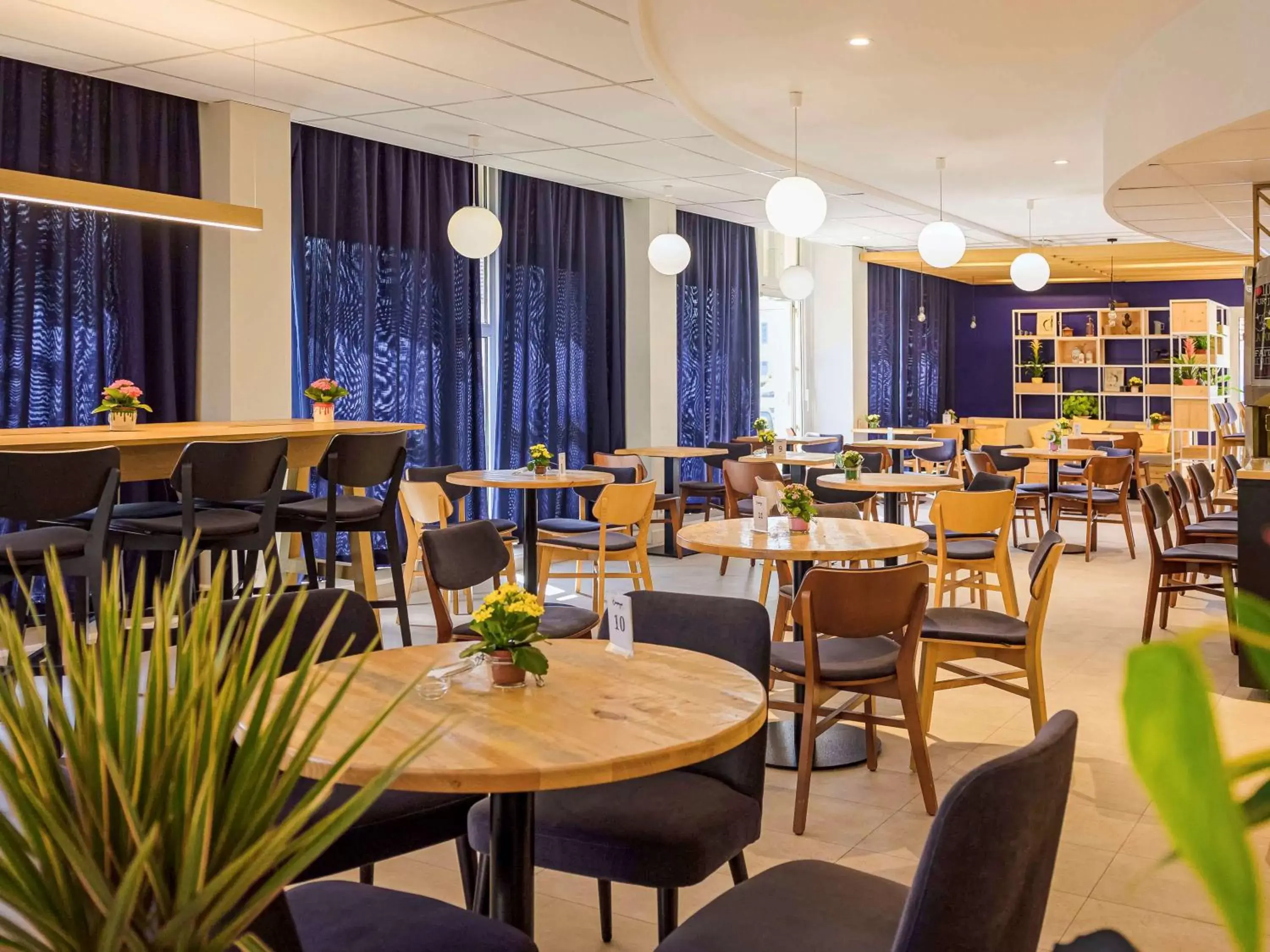 Restaurant/Places to Eat in ibis Belfort Danjoutin