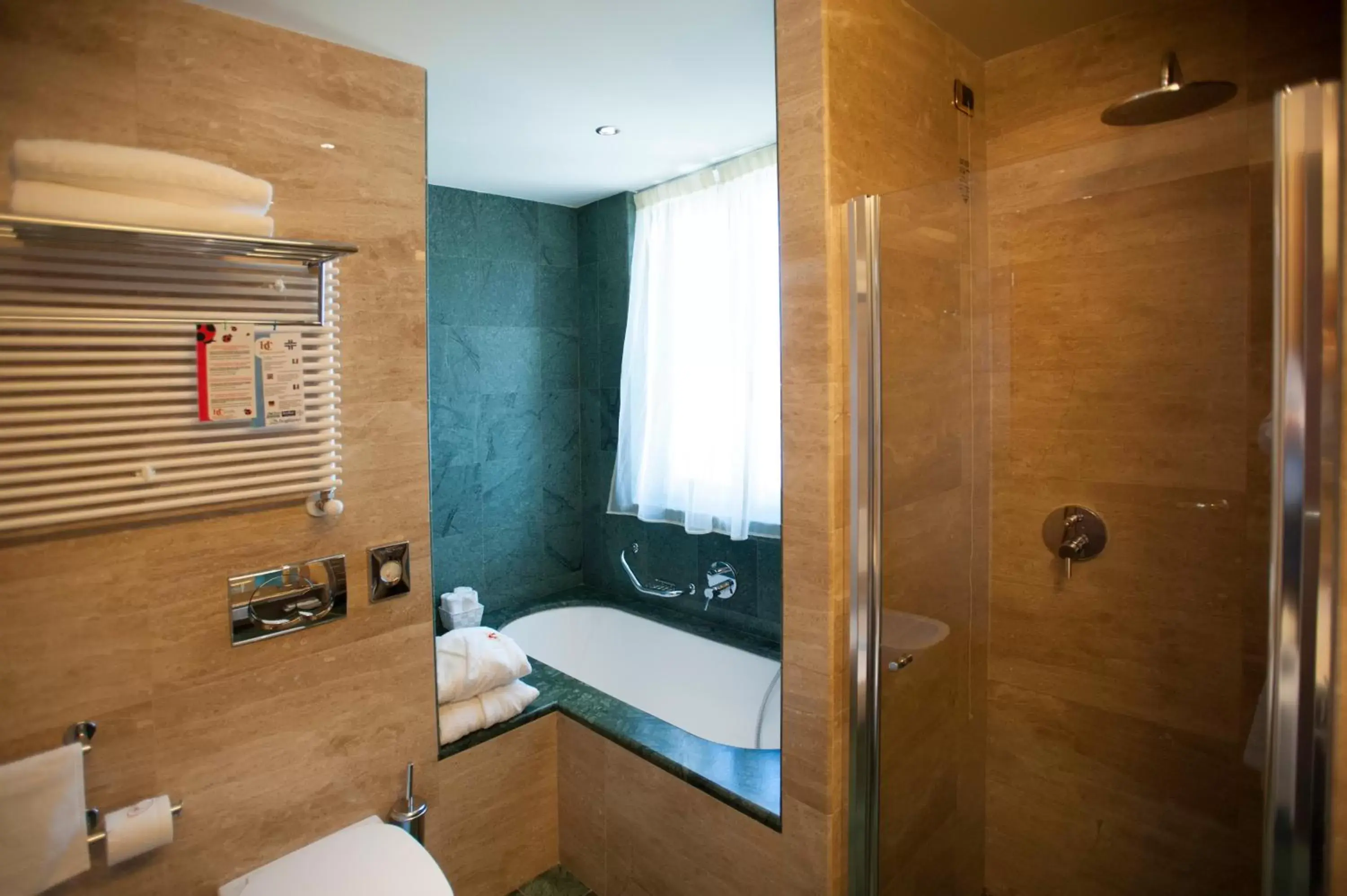 Shower, Bathroom in Hotel Calissano