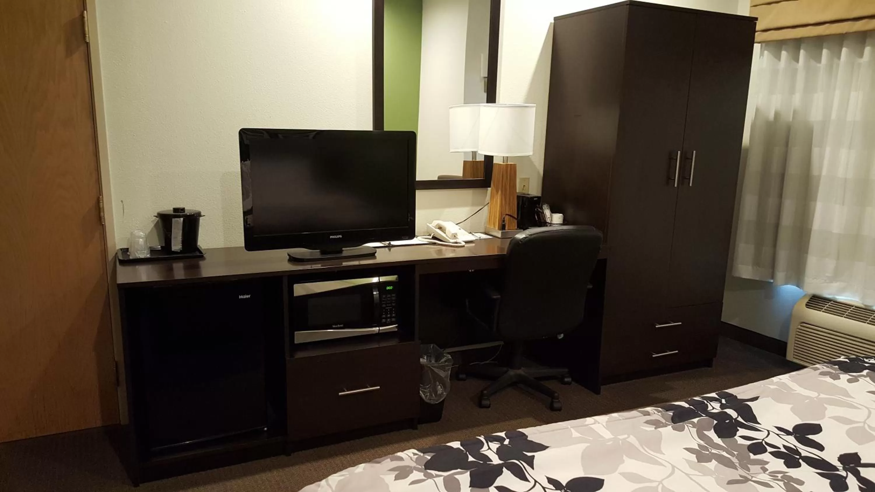 King Room - Non-Smoking in Sleep Inn Henderson-Evansville South