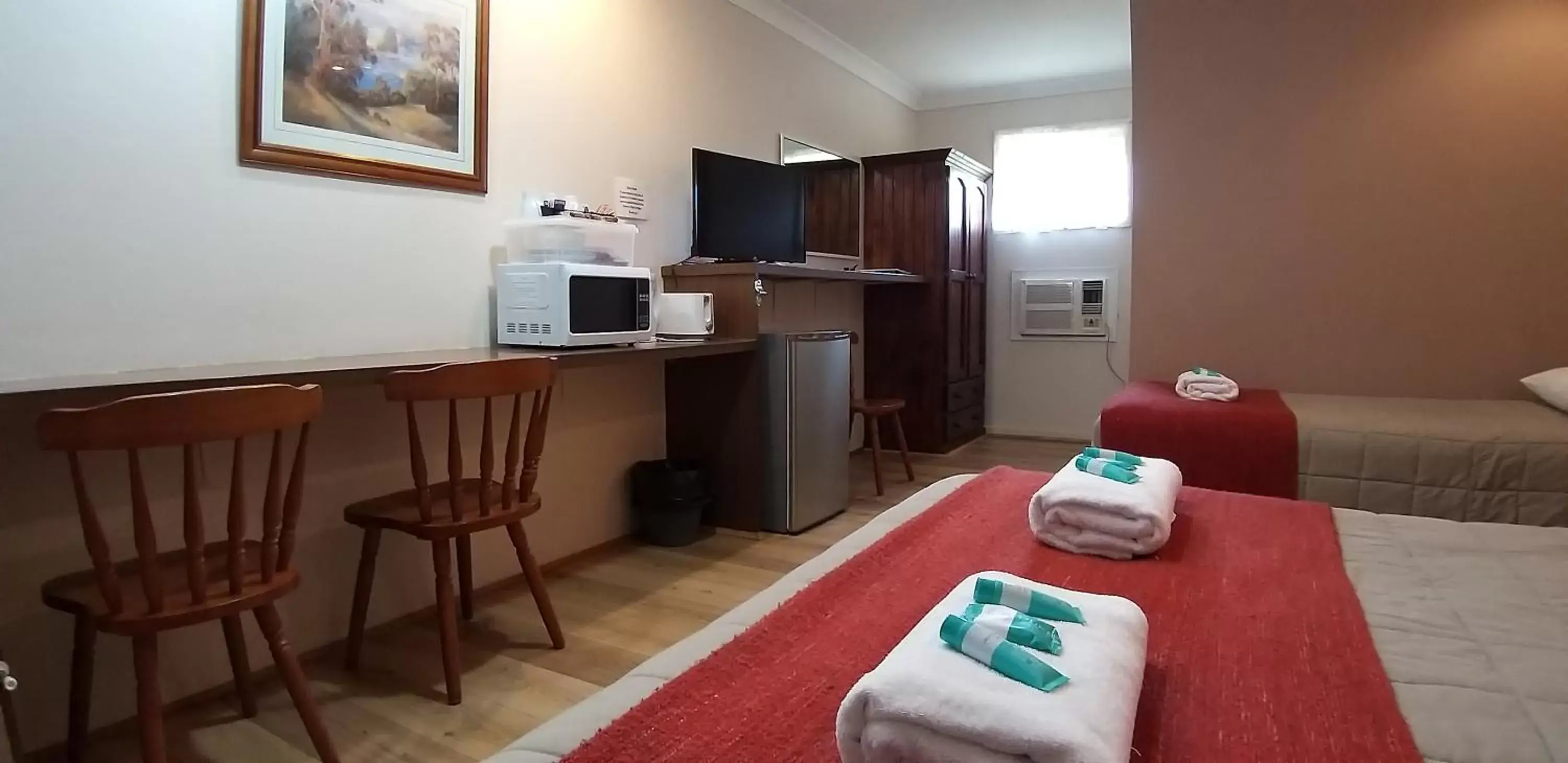 TV/Entertainment Center in Taree Country Motel