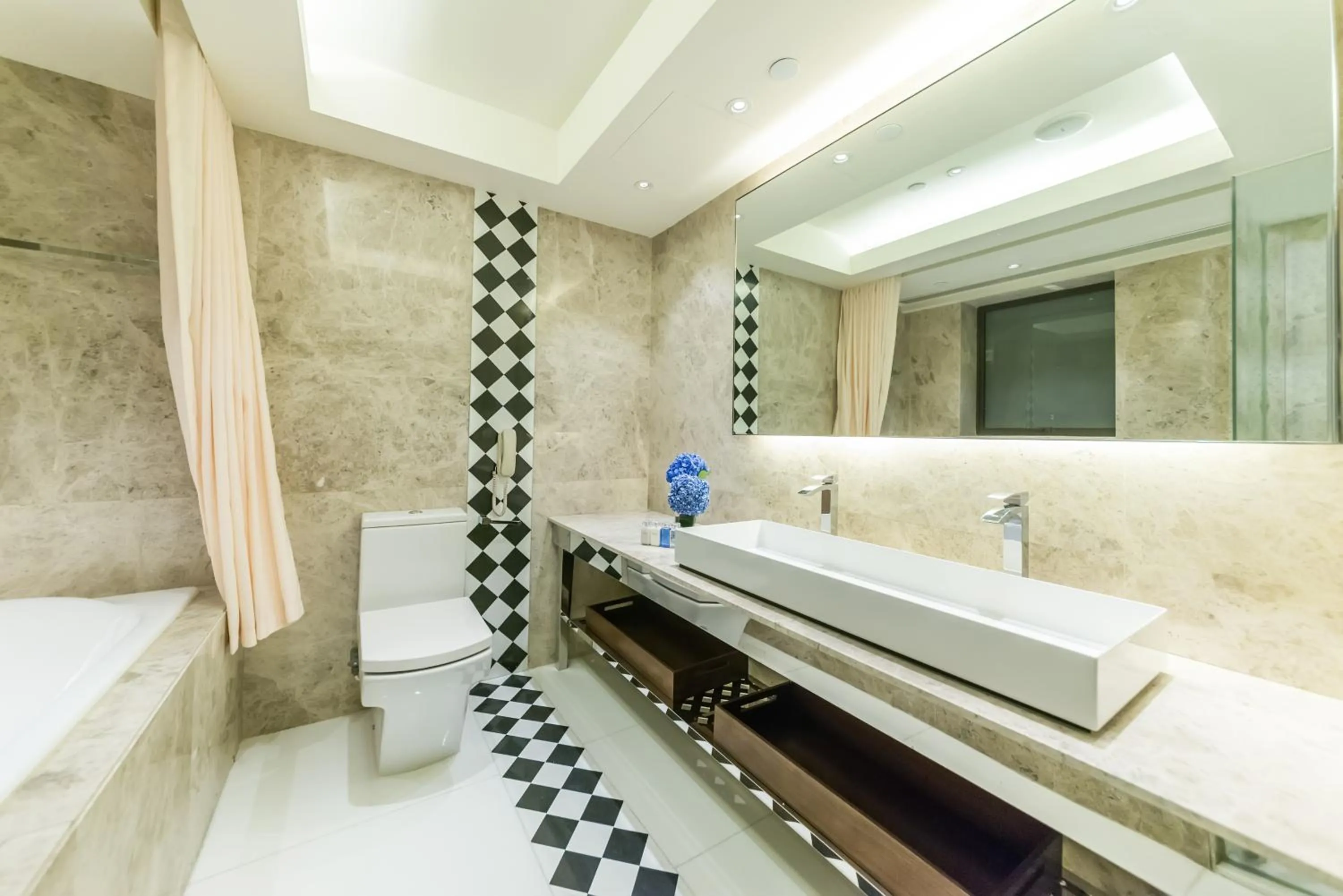 Bathroom in Hotel Pravo Hong Kong