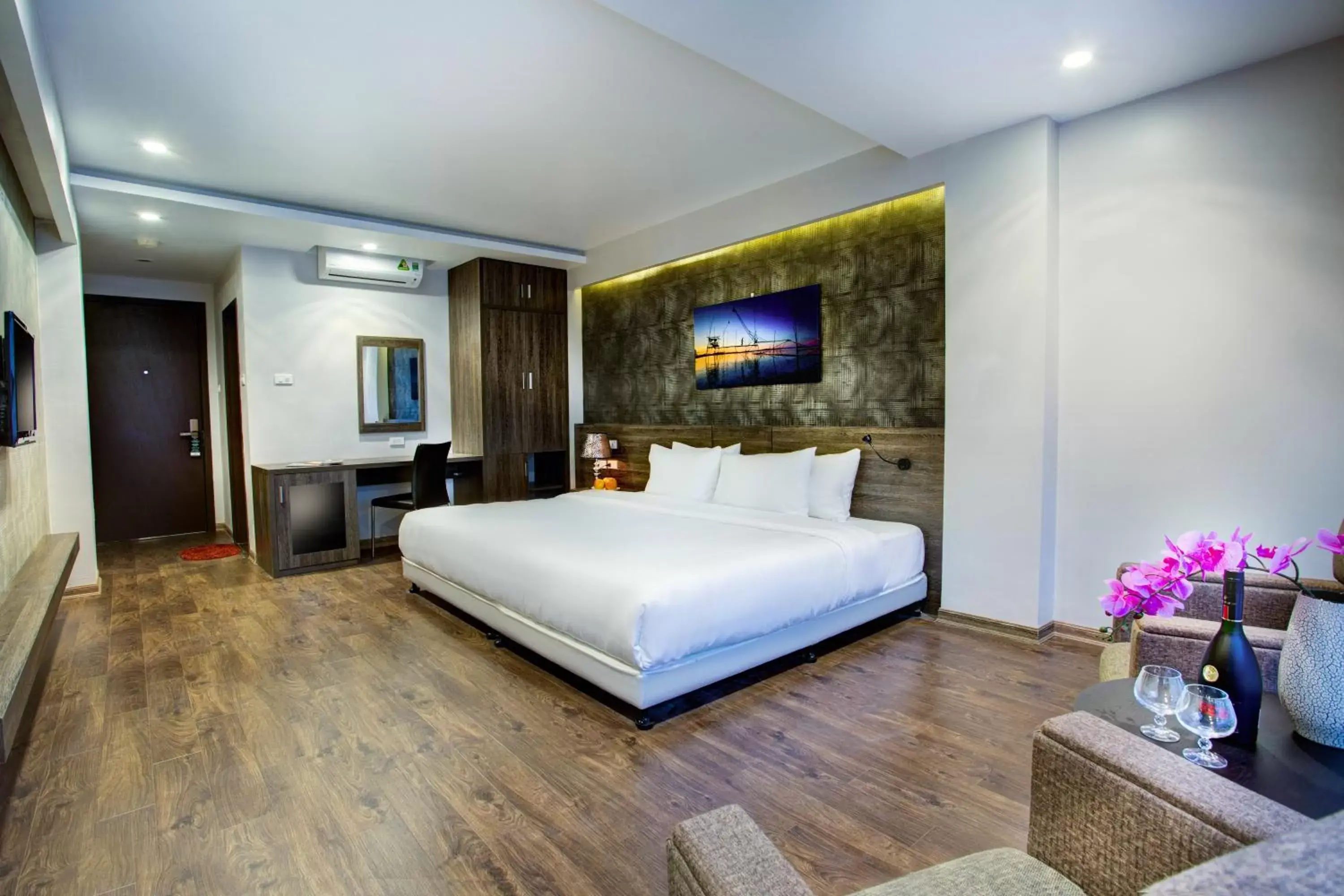 Bed in My Linh Hotel Bed in My Linh Hotel