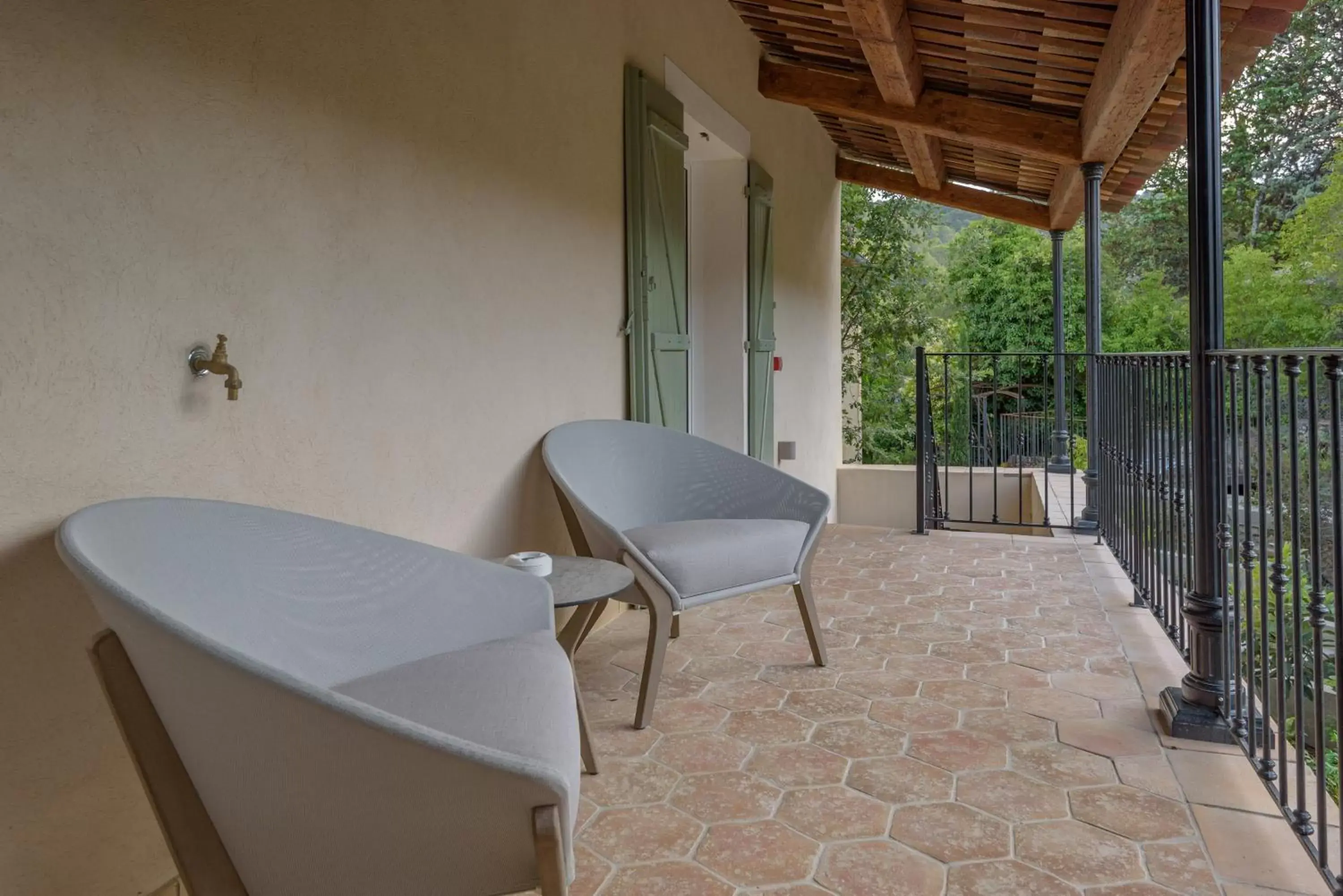 Patio, Balcony/Terrace in LOU CALEN