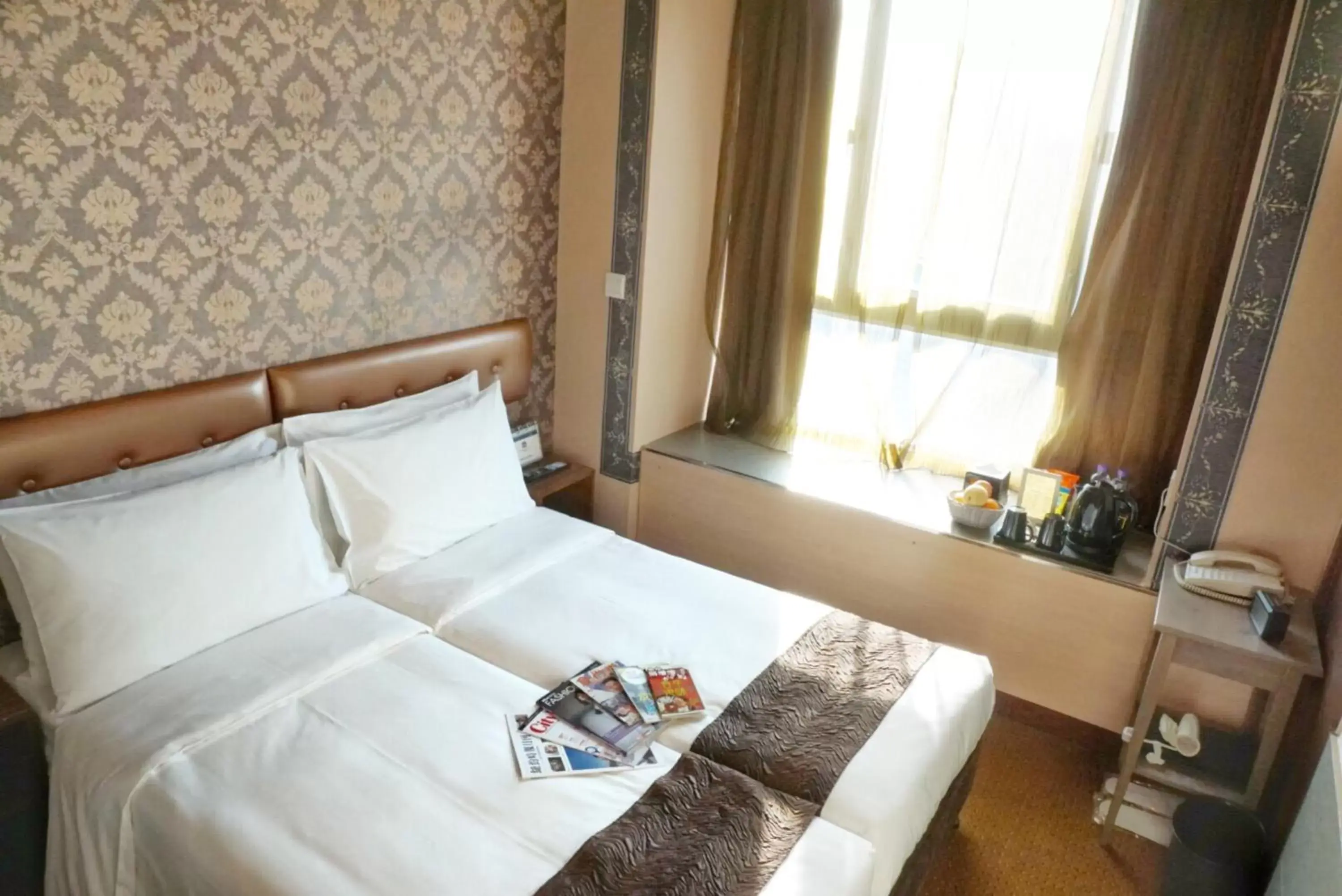 Photo of the whole room, Bed in Best Western Hotel Causeway Bay