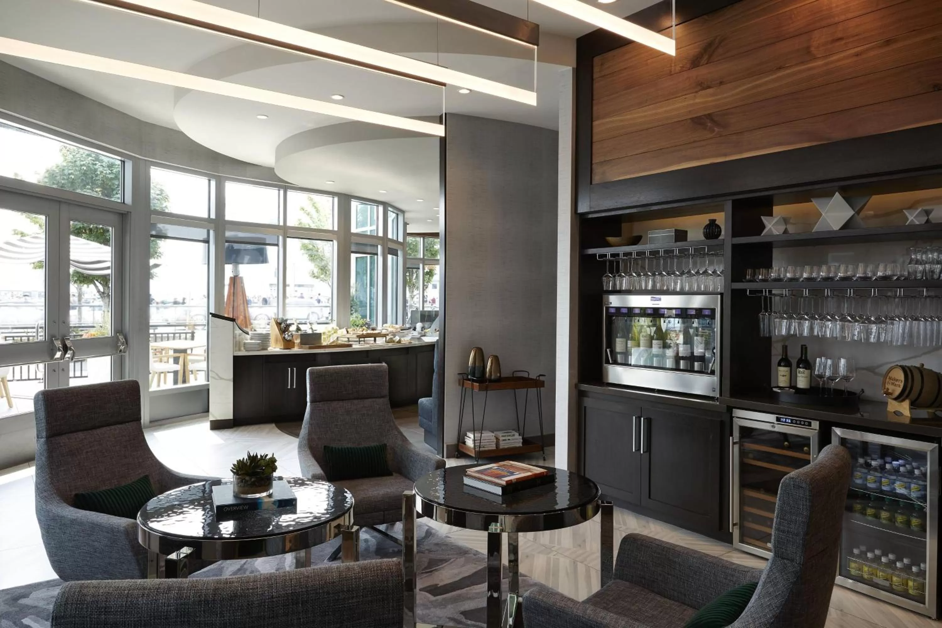 Lounge or bar in Seattle Marriott Waterfront