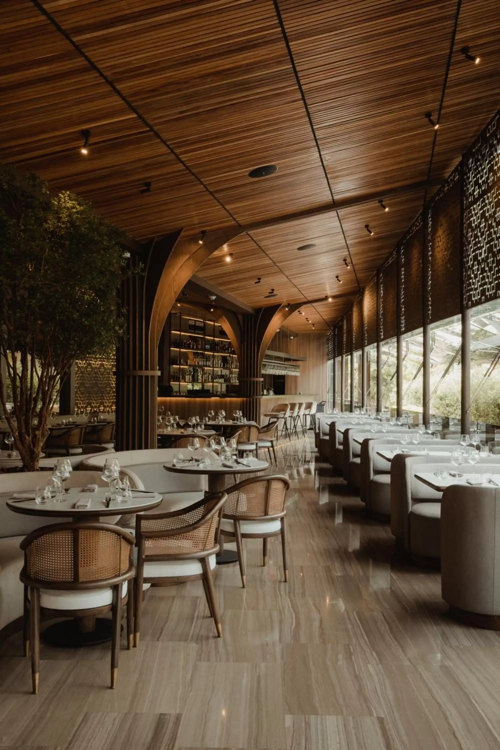 Restaurant/places to eat in Binn Hotel Restaurant/places to eat in Binn Hotel