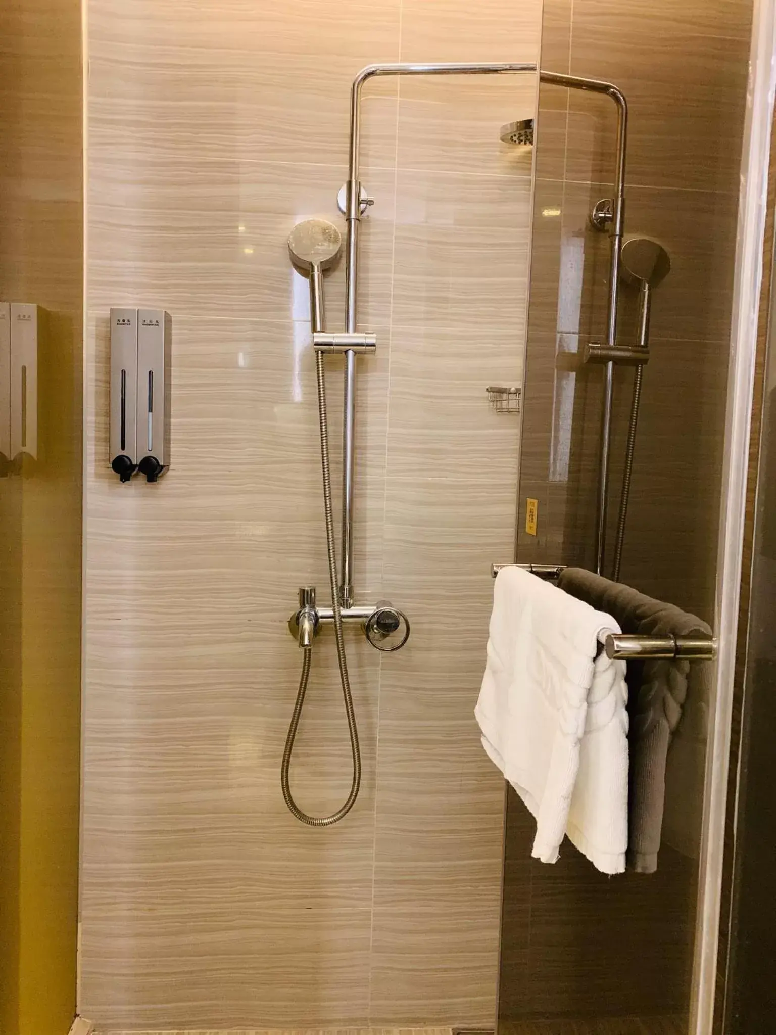 Shower, Bathroom in City Suites - Kaohsiung Chenai