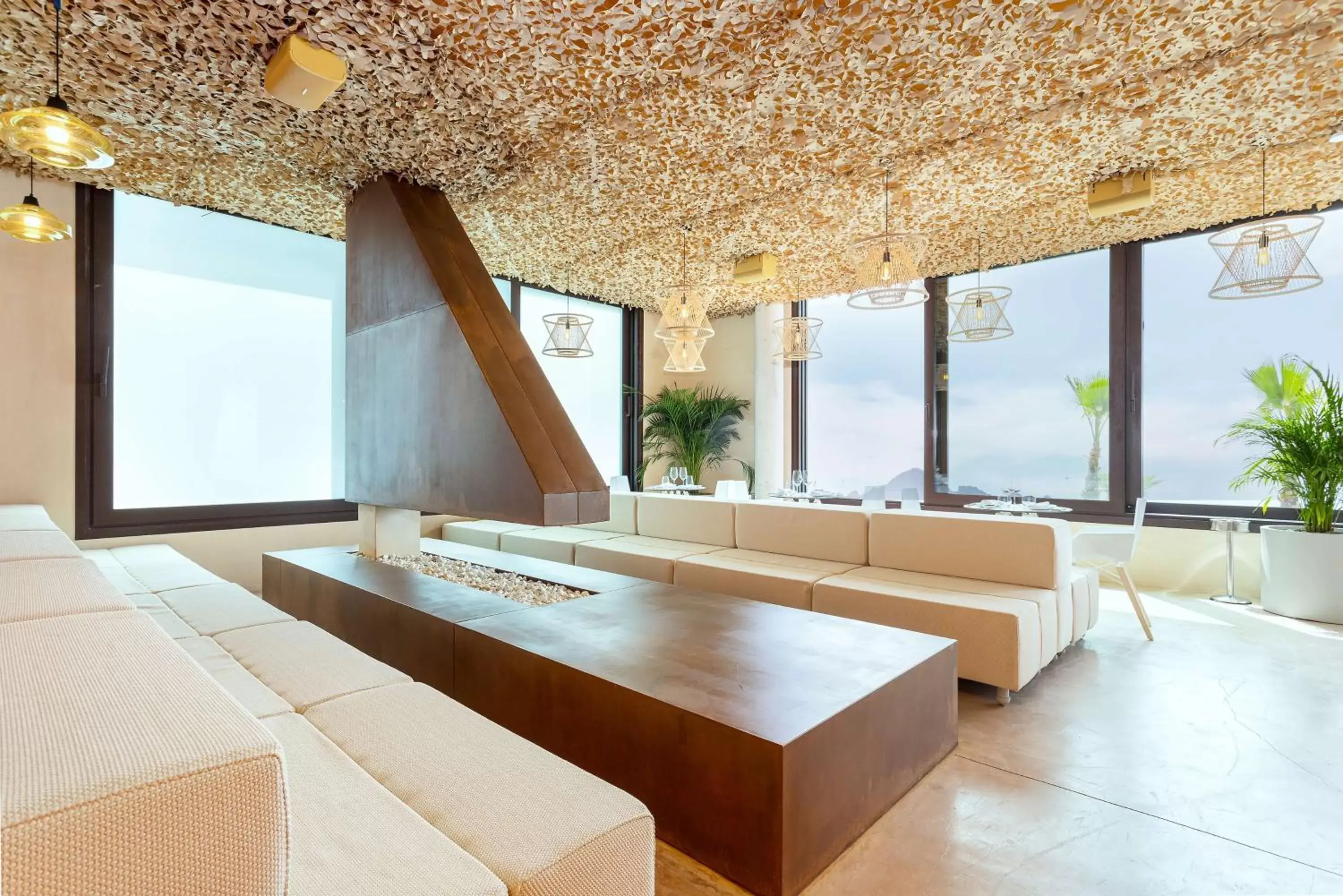 Restaurant/places to eat in Higuerón Hotel Curio Collection by Hilton