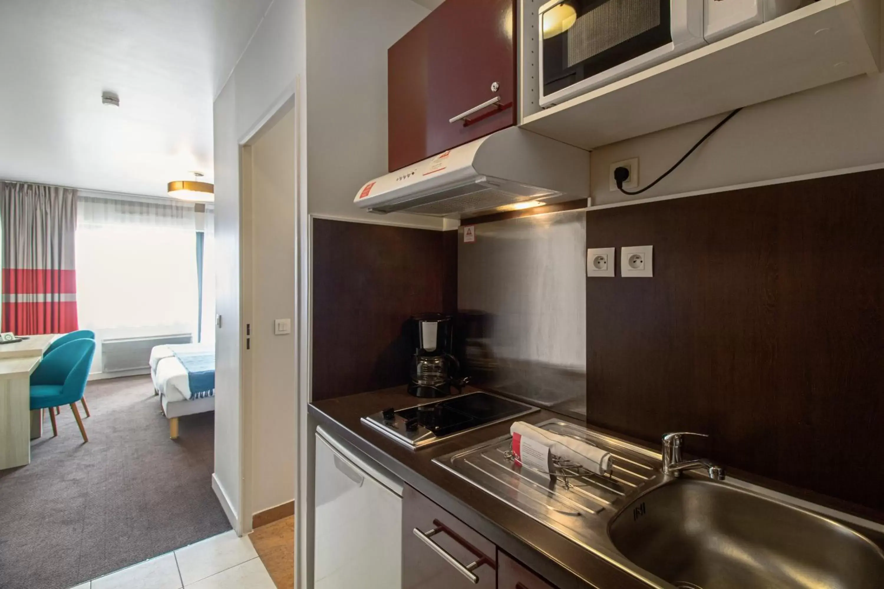 Kitchen or kitchenette, Kitchen/Kitchenette in Appart'City Confort Paris Villejuif (Ex Park&Suites)
