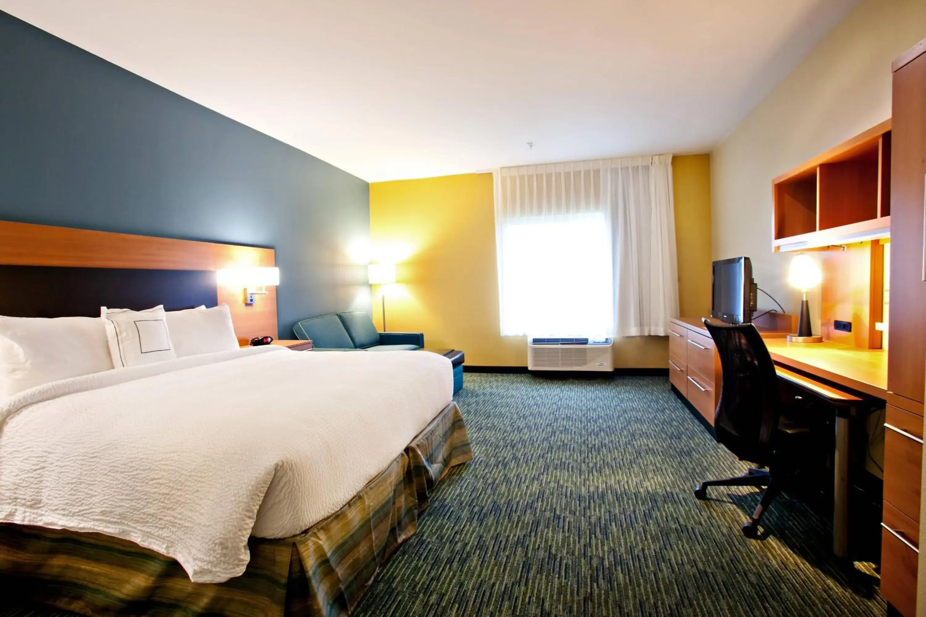 Photo of the whole room, Bed in TownePlace Suites by Marriott Fort Walton Beach-Eglin AFB