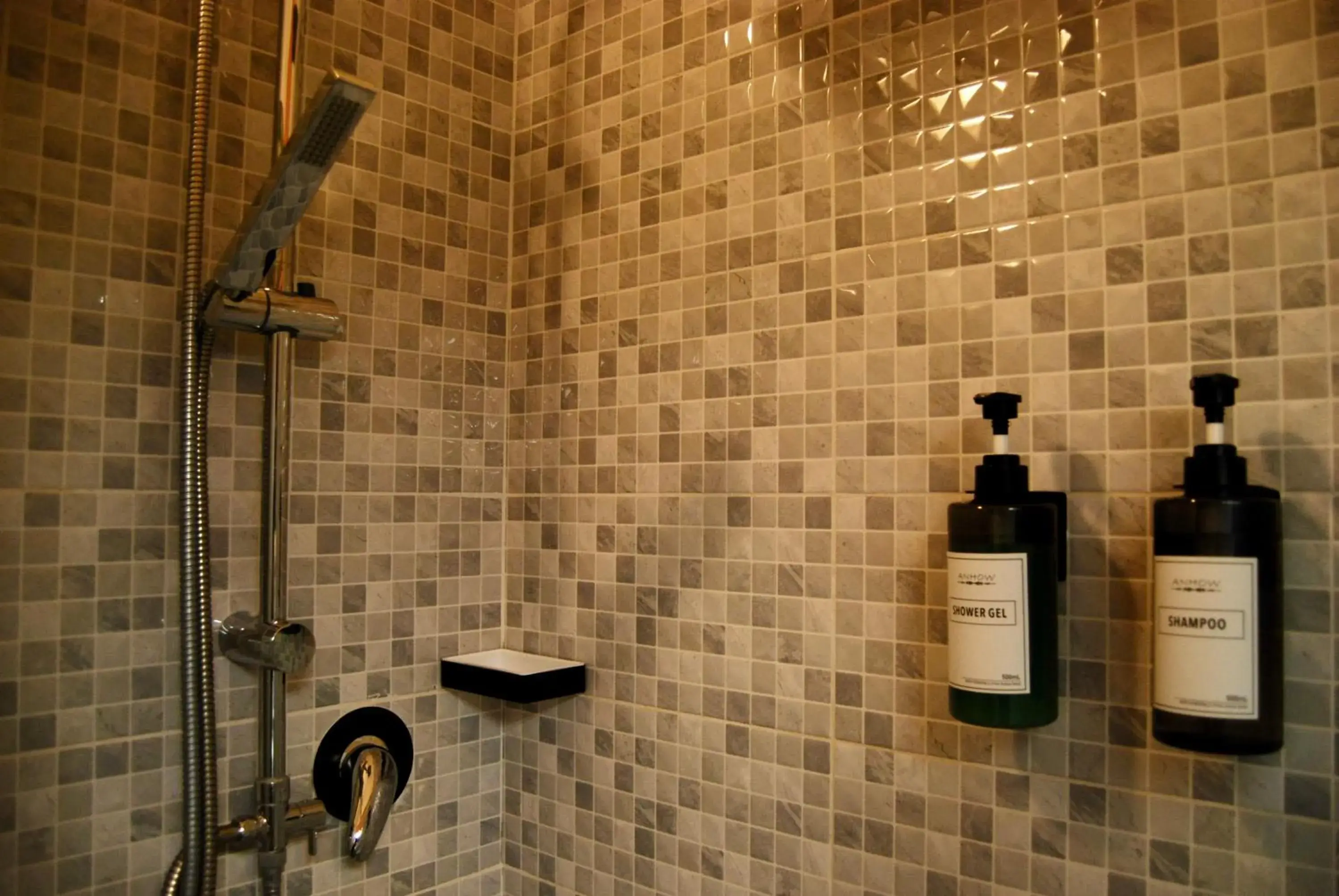 Shower, Bathroom in Albergo Teatro