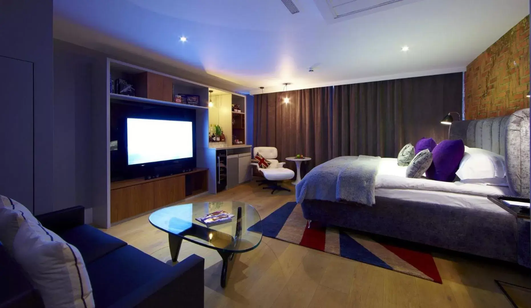 Bedroom in Malmaison London