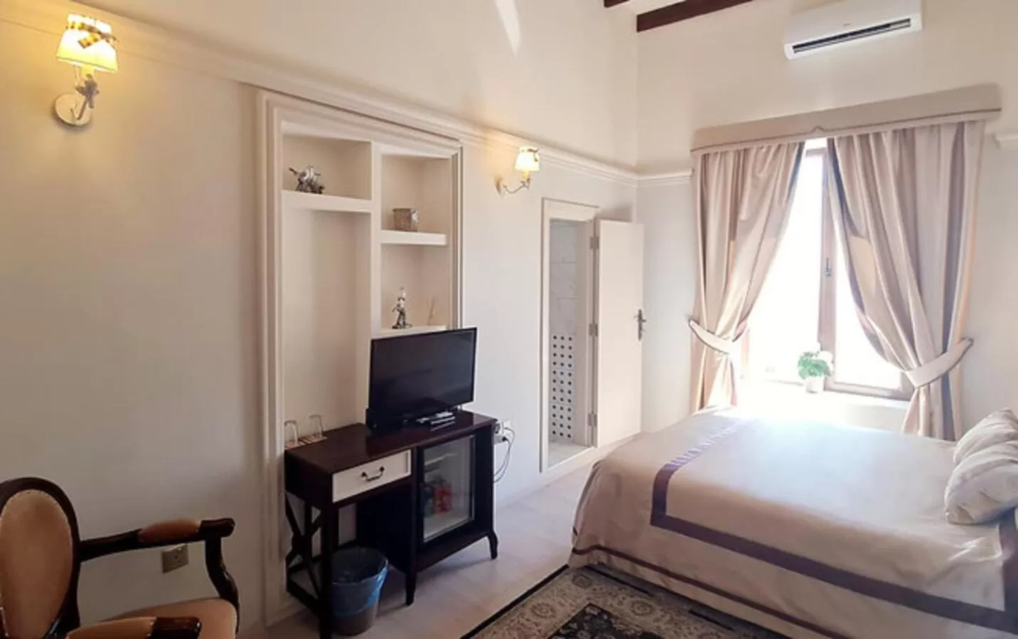 Bed in SOFIA BOUTIQUE HOTEL