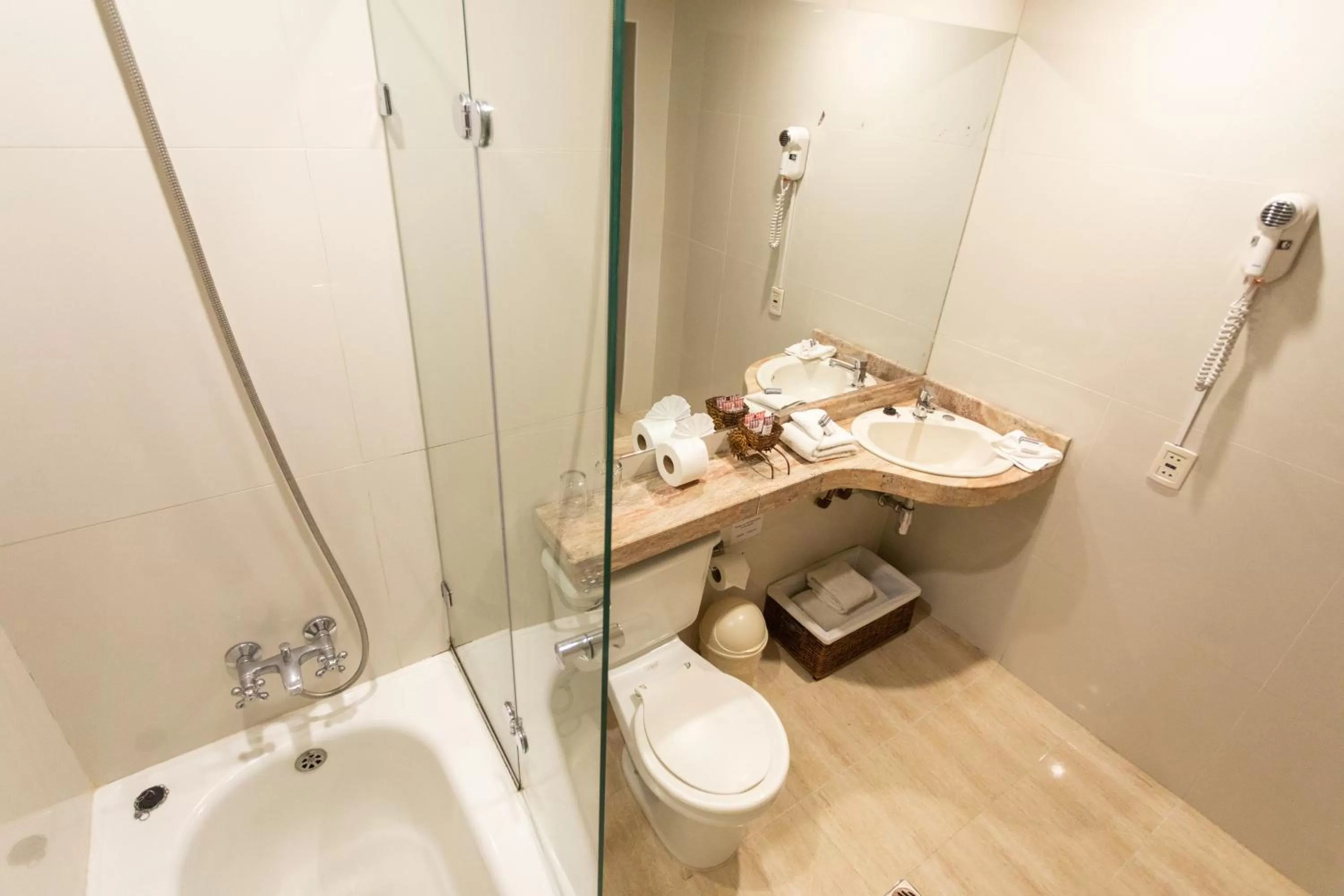 Shower in Hotel Rosario La Paz