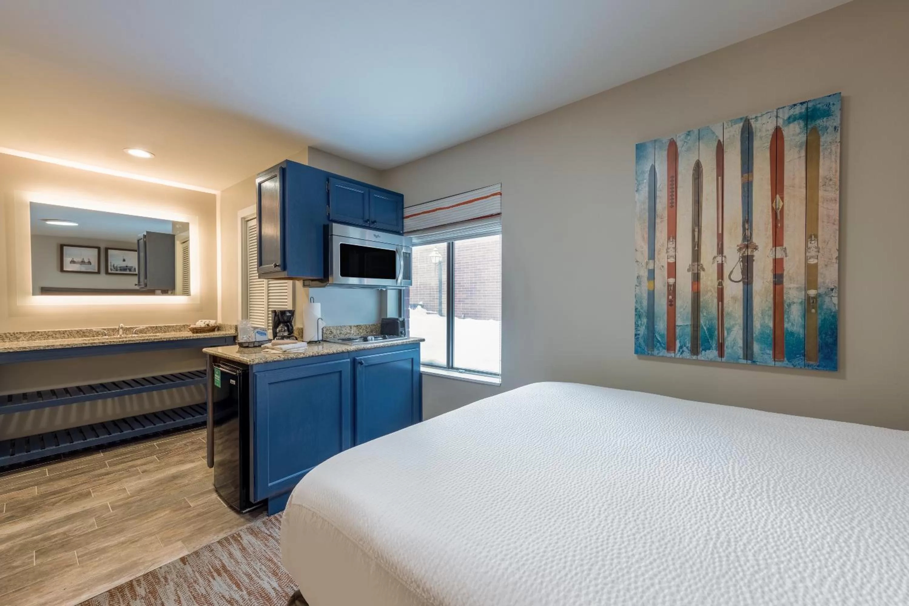 Kitchen or kitchenette, Bed in Park Plaza Resort - Park City, Ascend Collection Hotel