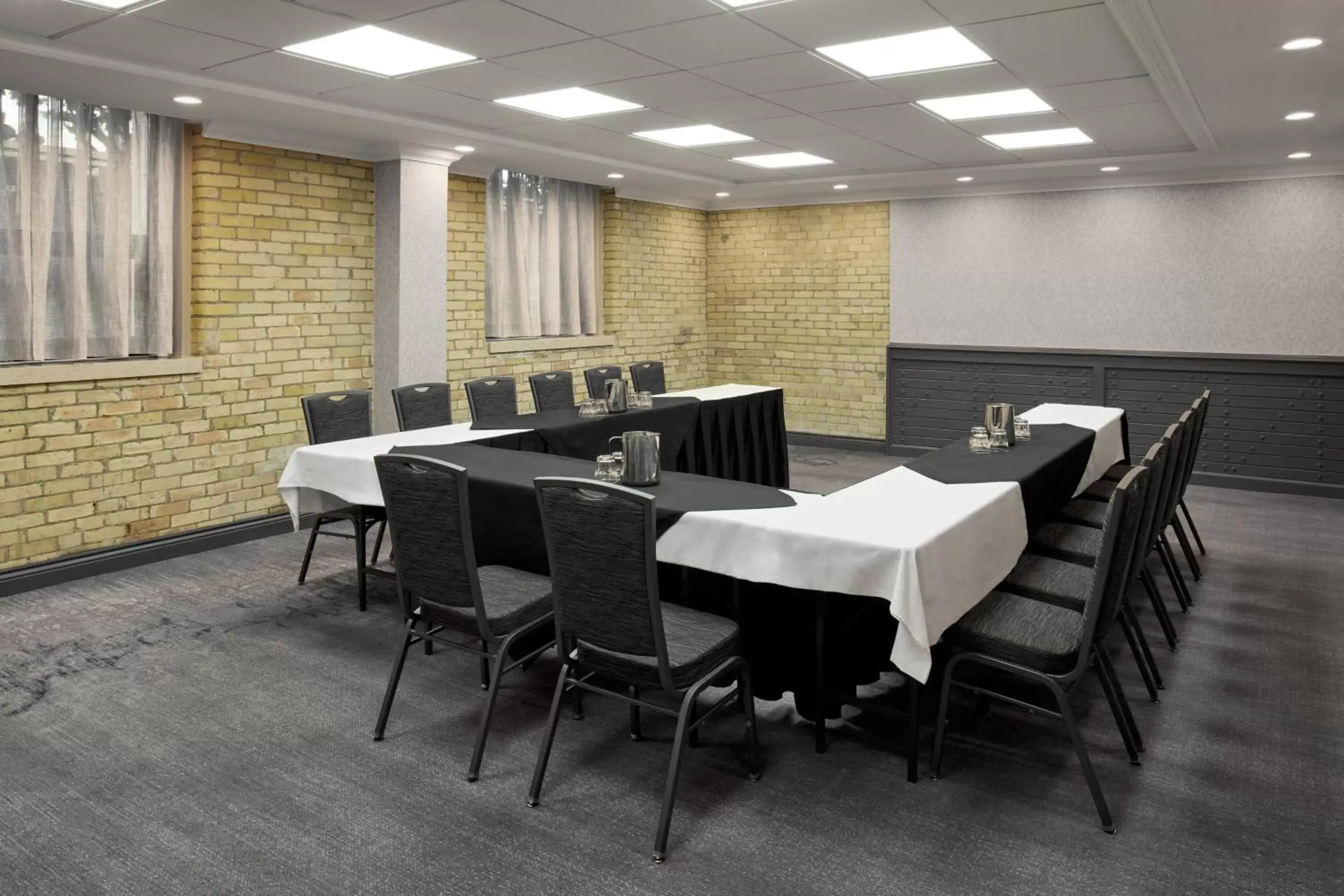 Meeting/conference room in Delta Hotels by Marriott London Armouries