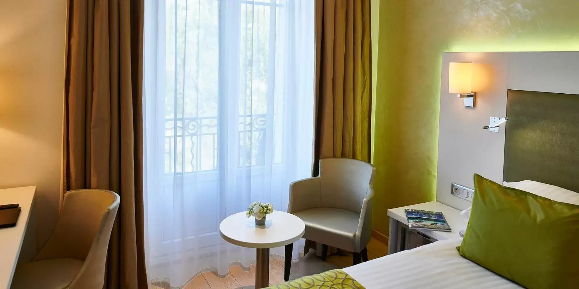 Bedroom, Seating Area in Best Western Plus Hotel Carlton Annecy
