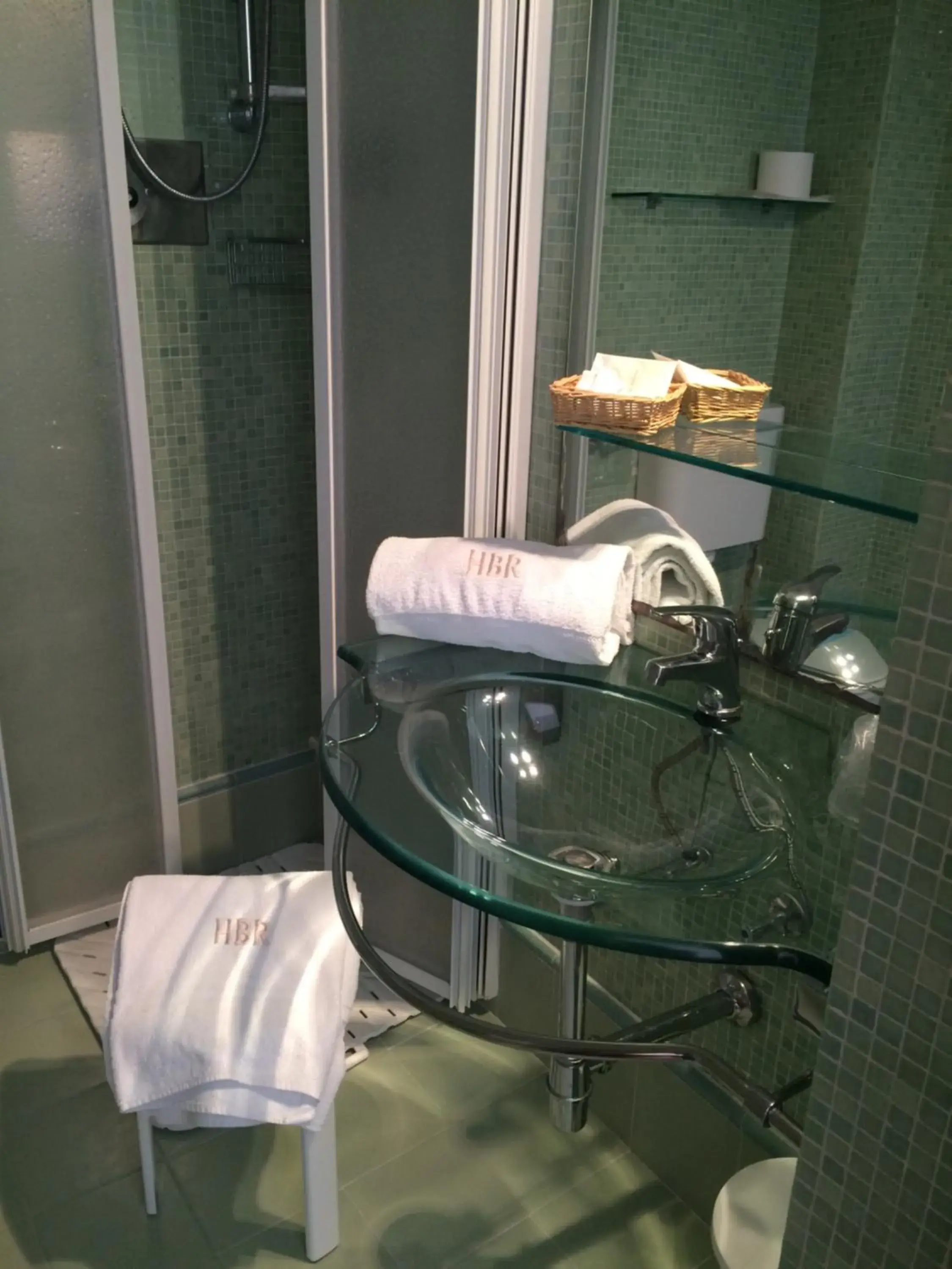 Shower, Bathroom in Hotel Beau Rivage Pineta