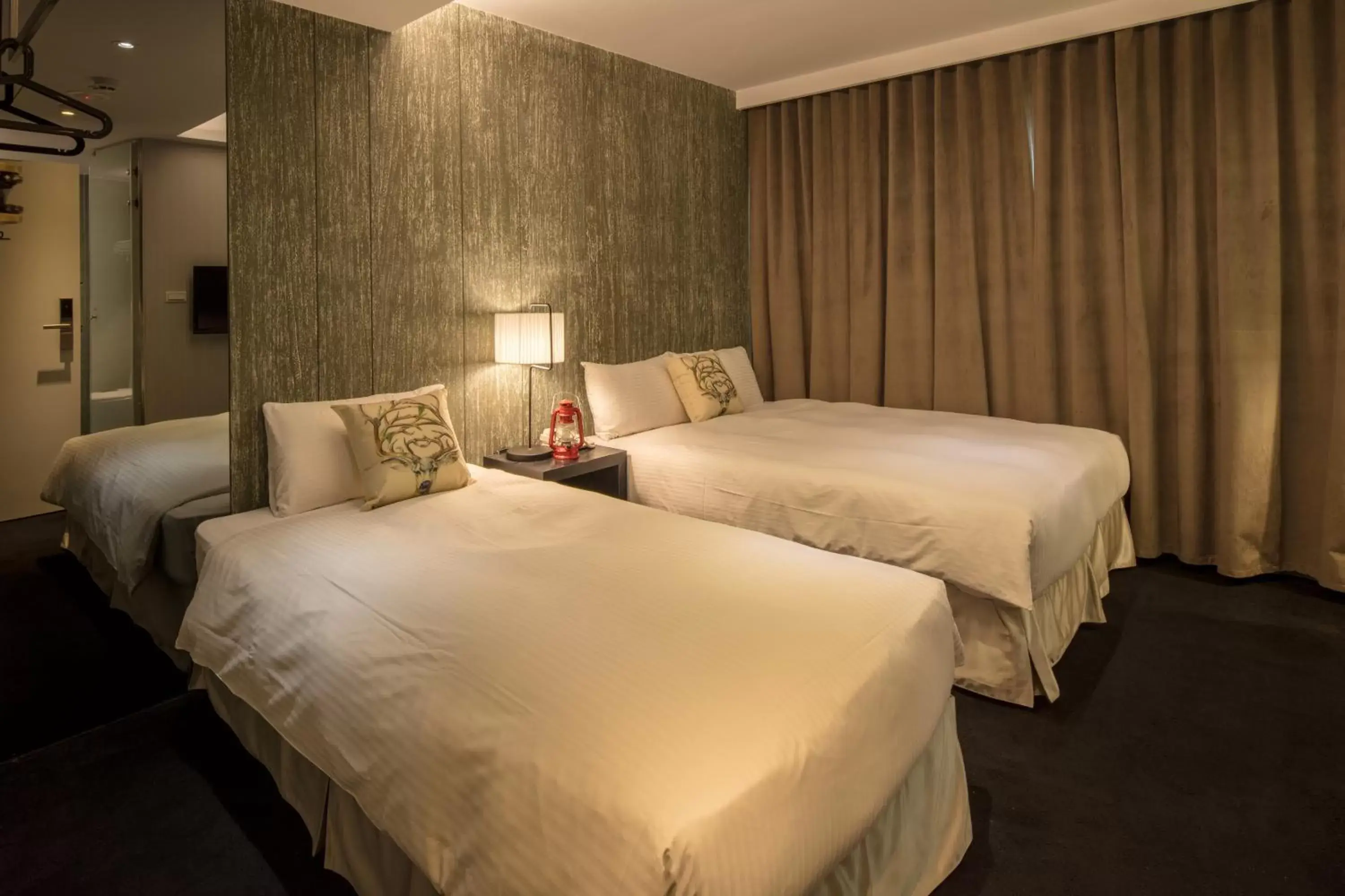 Photo of the whole room, Bed in Finders Hotel-Fu Qian