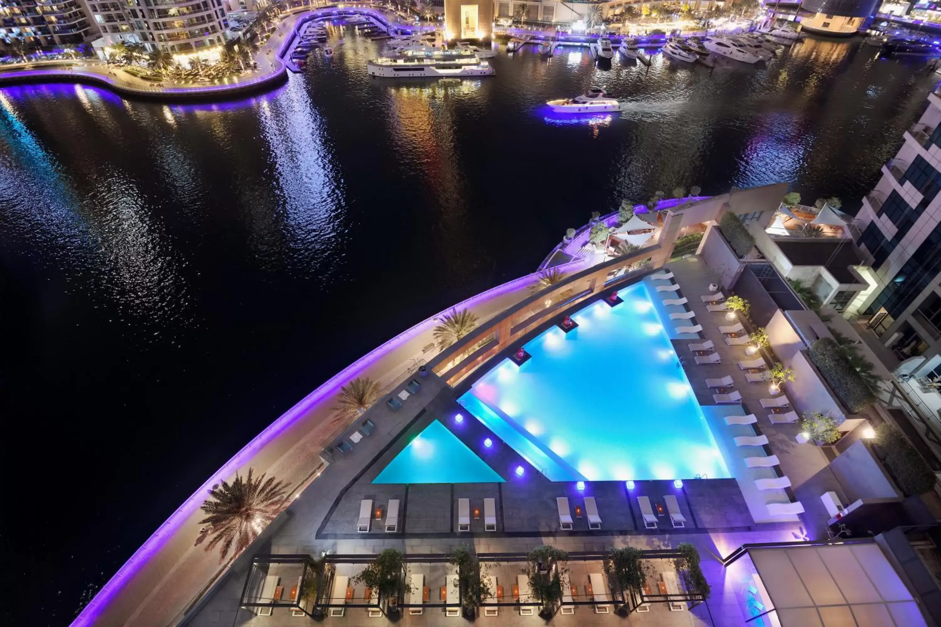 Property building in InterContinental Dubai Marina by IHG Property building in InterContinental Dubai Marina by IHG