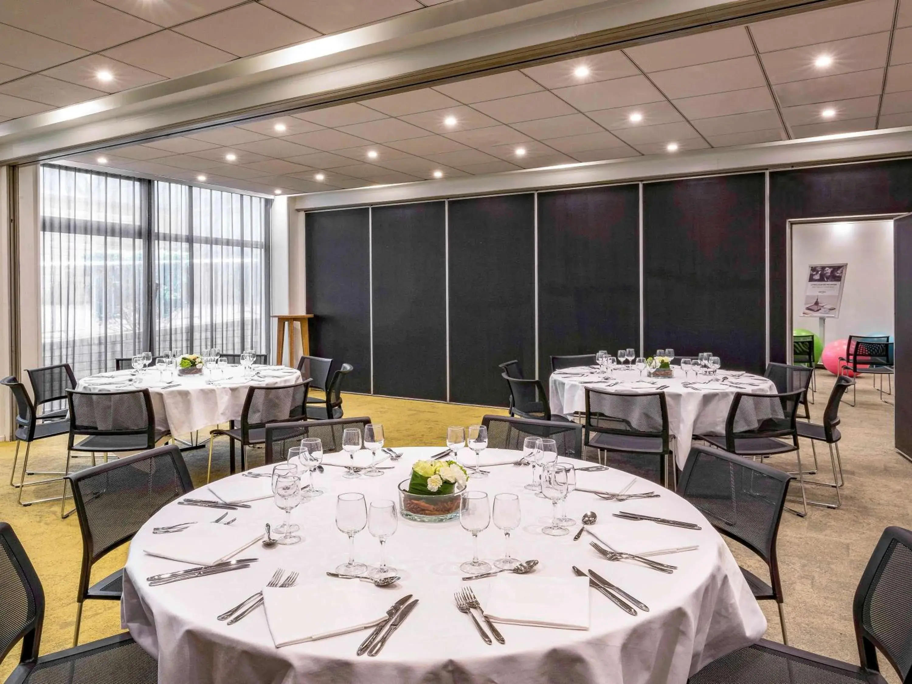 Other, Restaurant/Places to Eat in Mercure Le Havre Centre Bassin Du Commerce