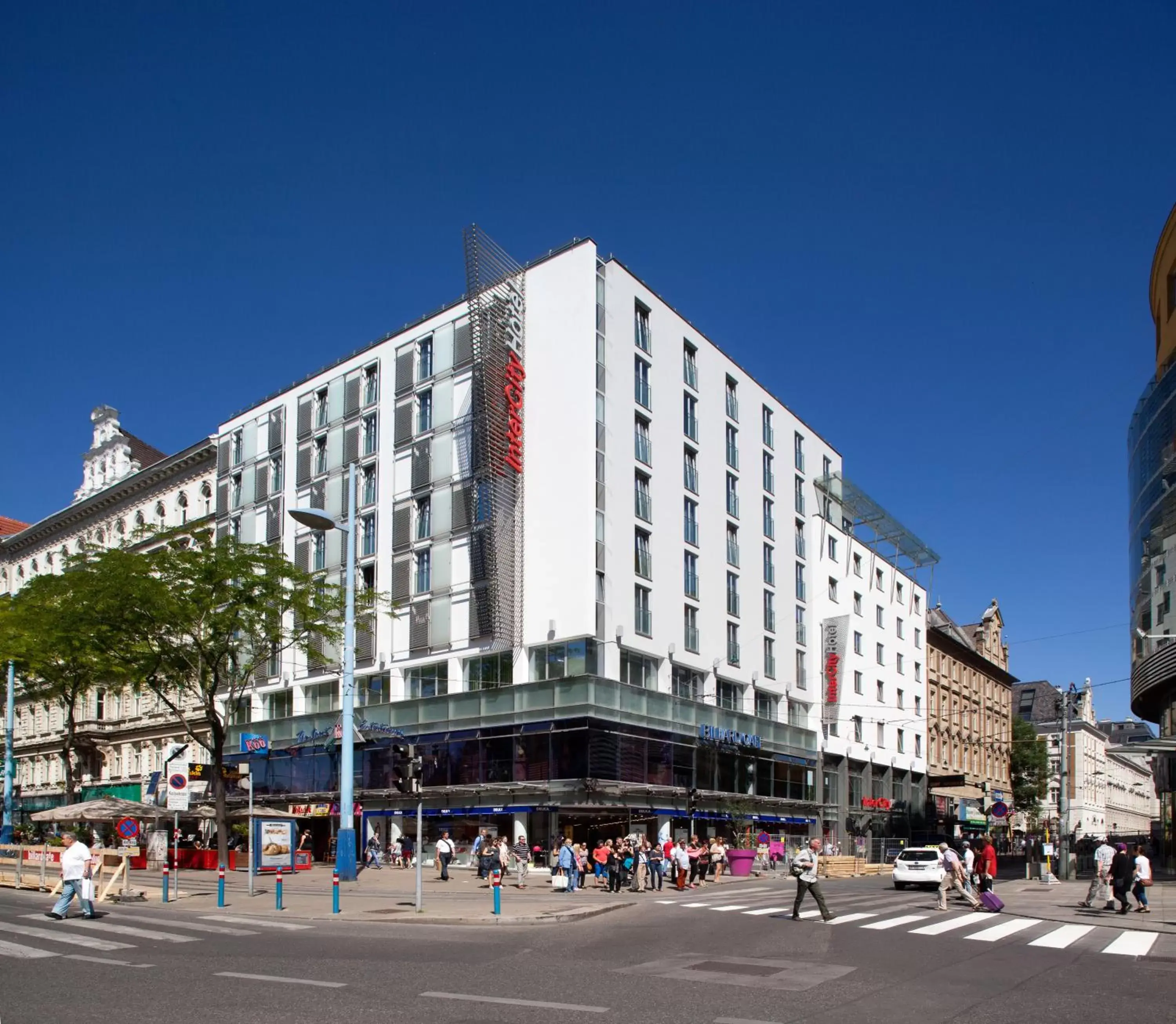 Bird's eye view, Property Building in IntercityHotel Wien