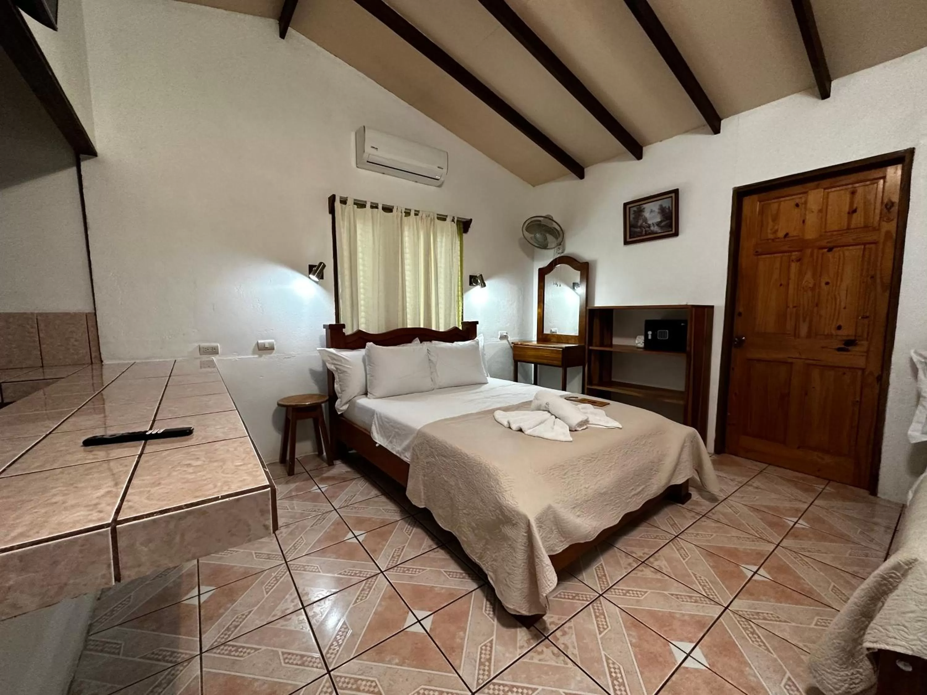 Loma Real Hot Springs Bed & Breakfast