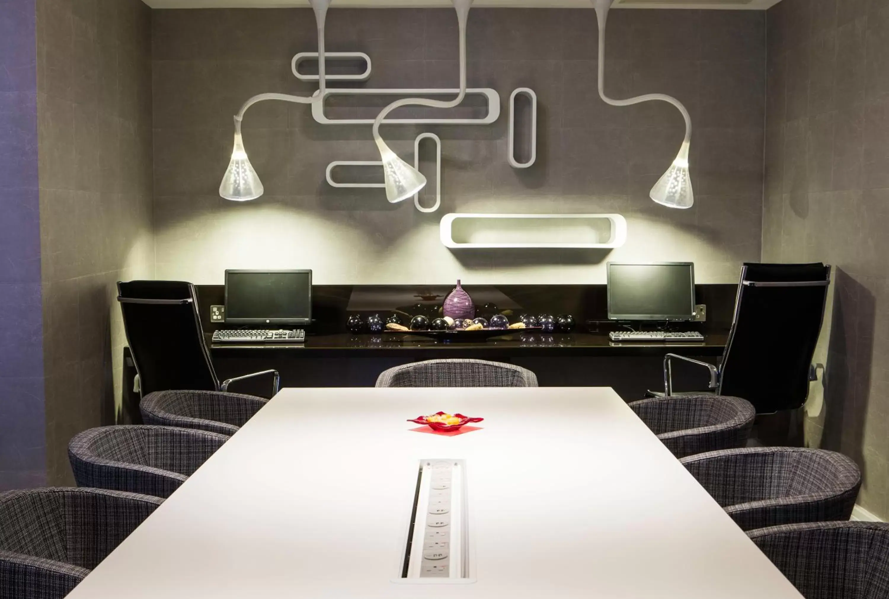Other, Restaurant/Places to Eat in Crowne Plaza London Ealing, an IHG Hotel