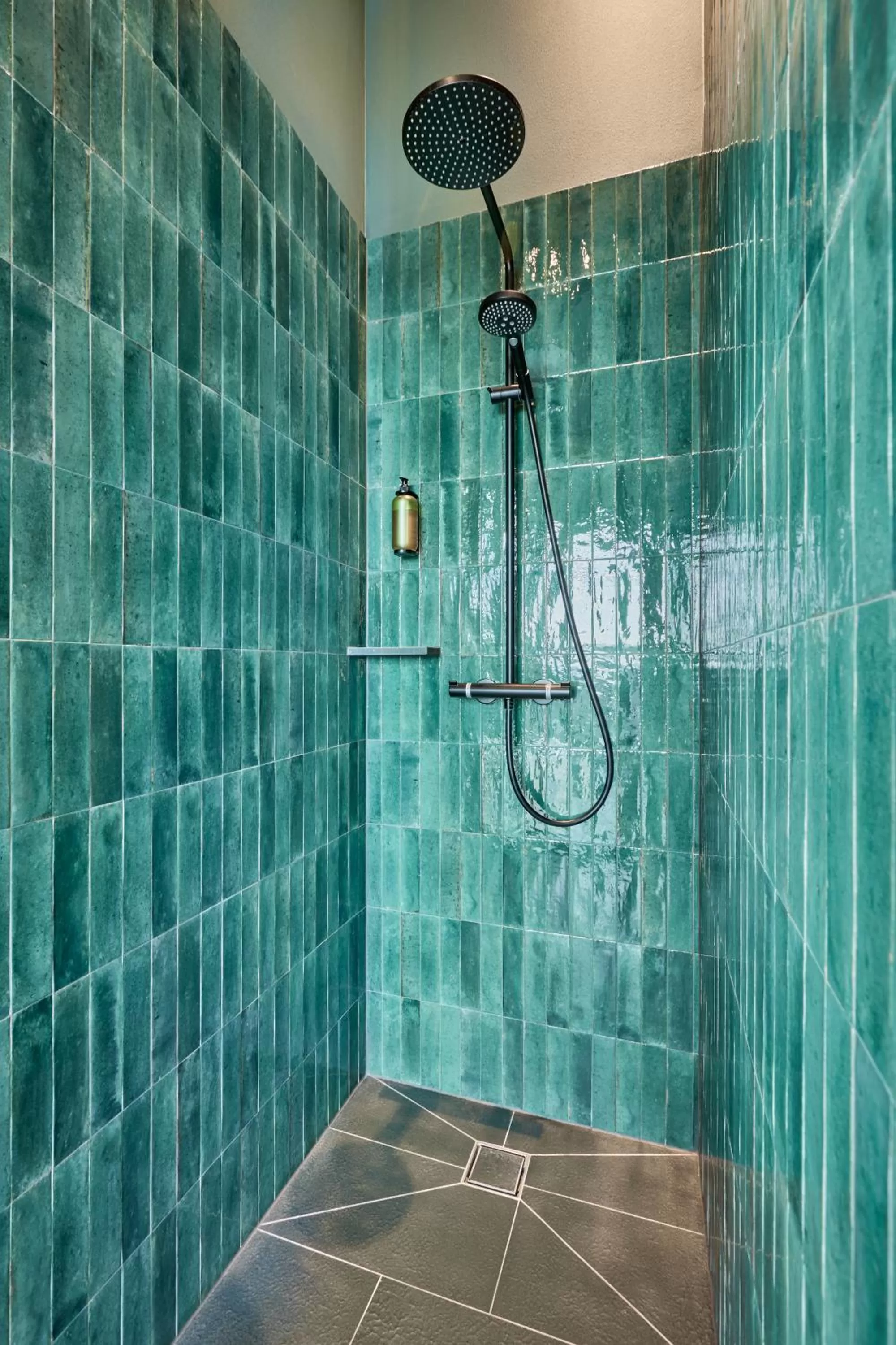 Shower in Floris Green Suites by Parc Hotel Florian
