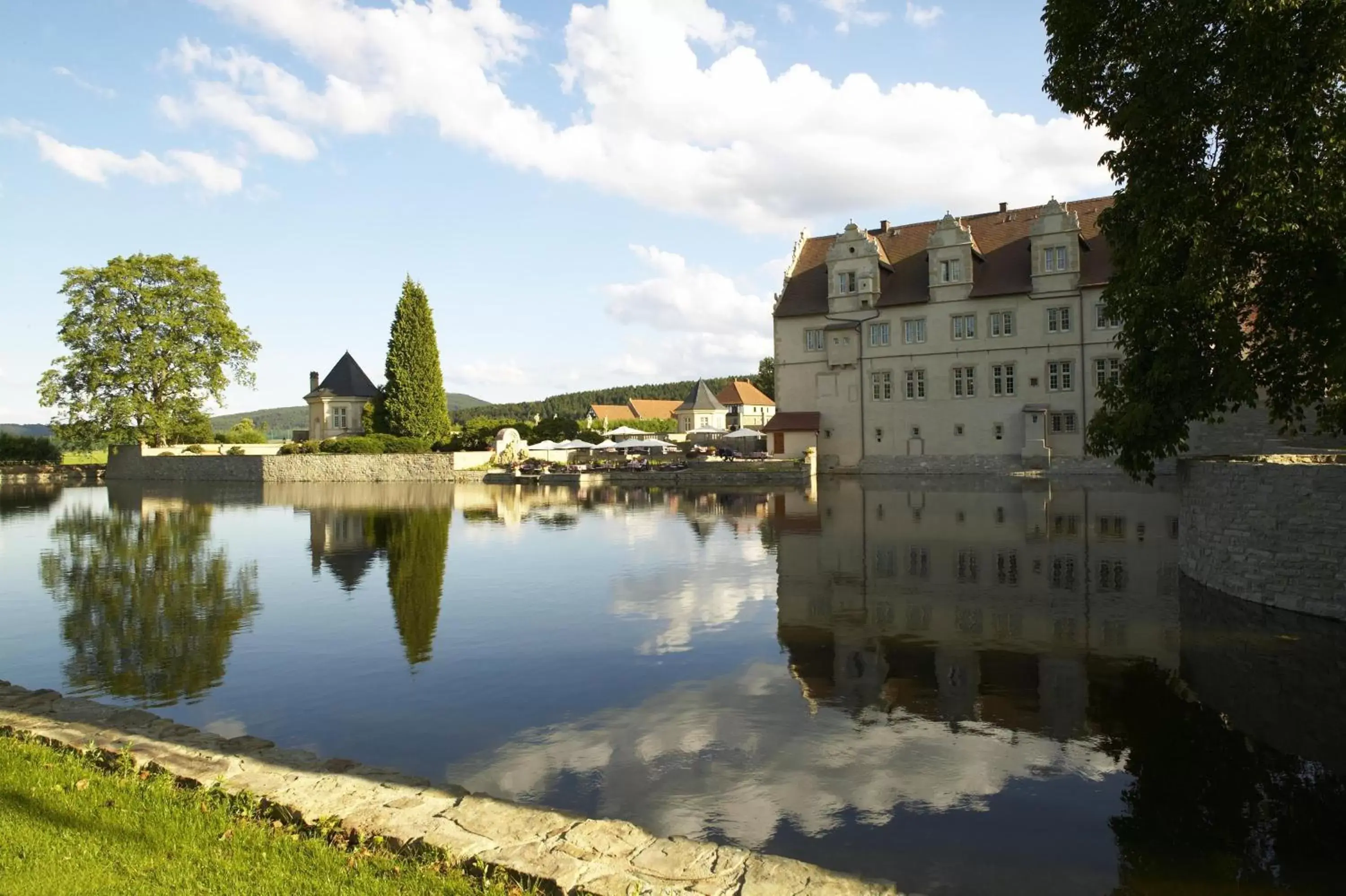 Area and facilities, Swimming Pool in Schlosshotel Münchhausen