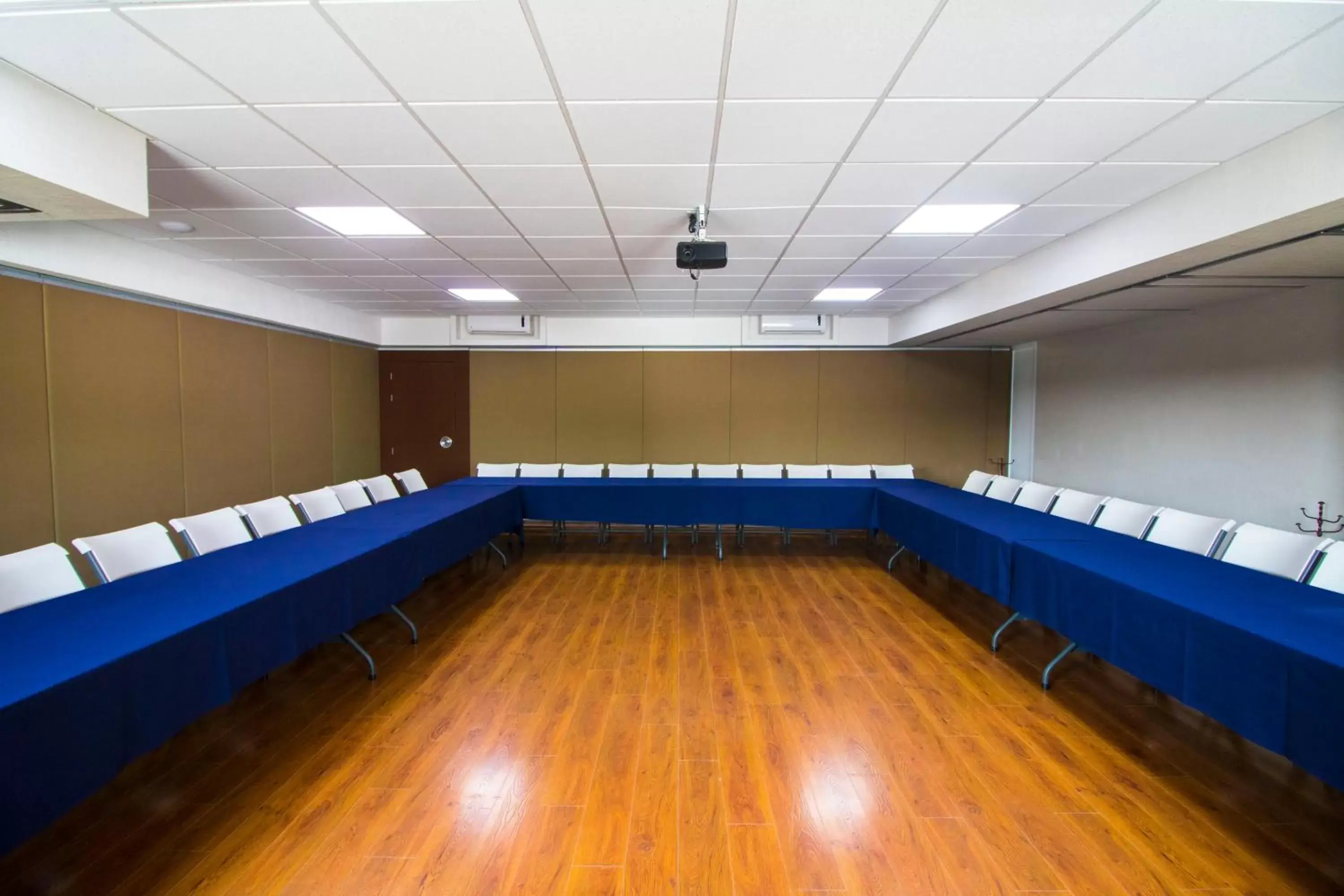 Meeting/conference room in Loa Inn Business Centro Puebla