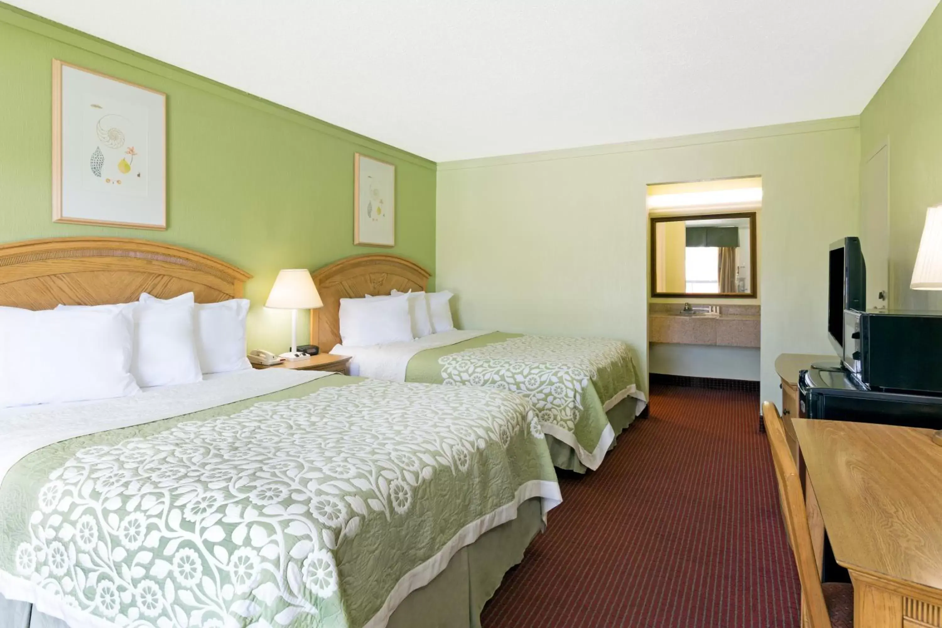 Pets, Bed in Days Inn by Wyndham Washington