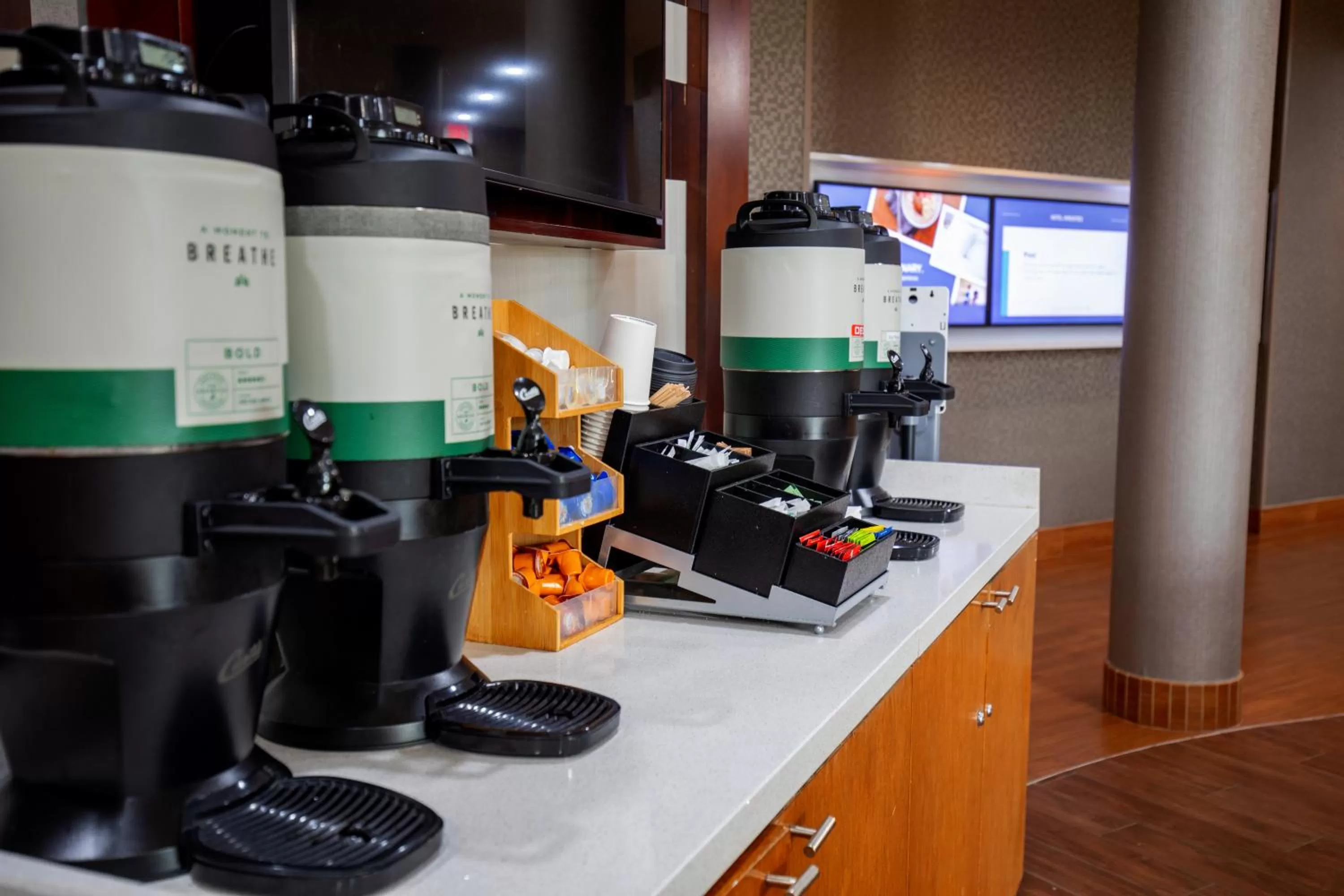 Coffee/tea facilities in SpringHill Suites by Marriott Baton Rouge Gonzales