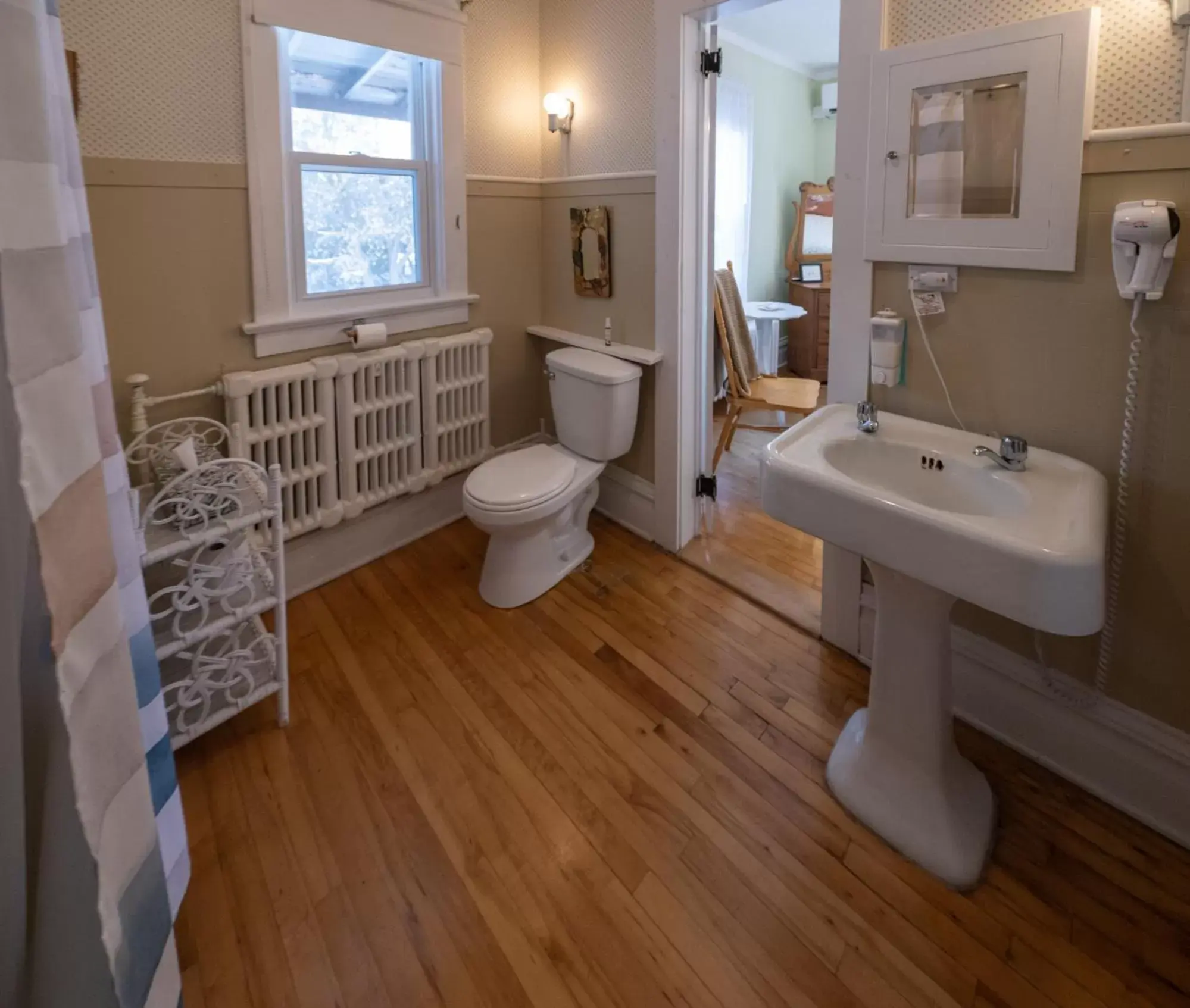 Bathroom in À Tout Venant B&B