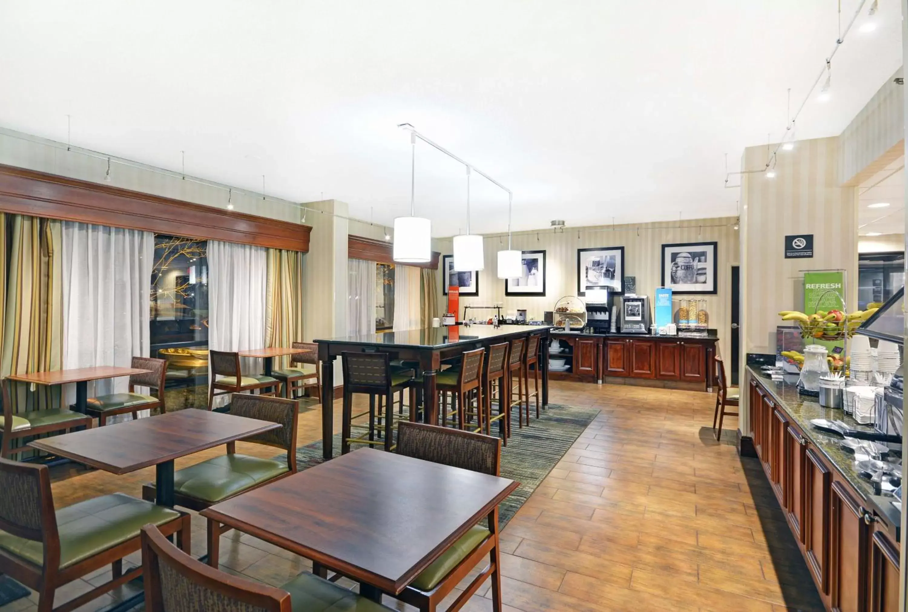 Dining area, Restaurant/Places to Eat in Hampton Inn Athens