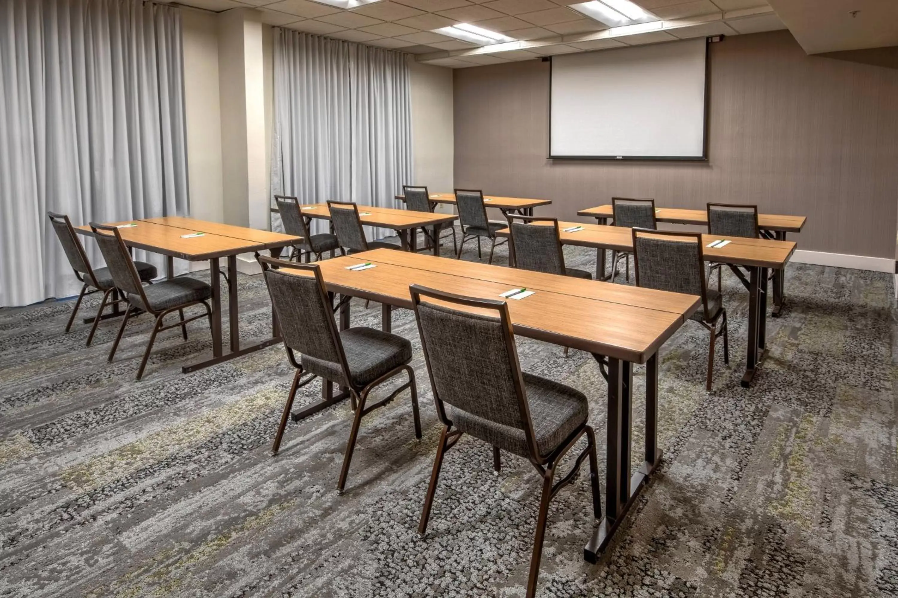 Meeting/conference room in Courtyard by Marriott Nashville Vanderbilt West End