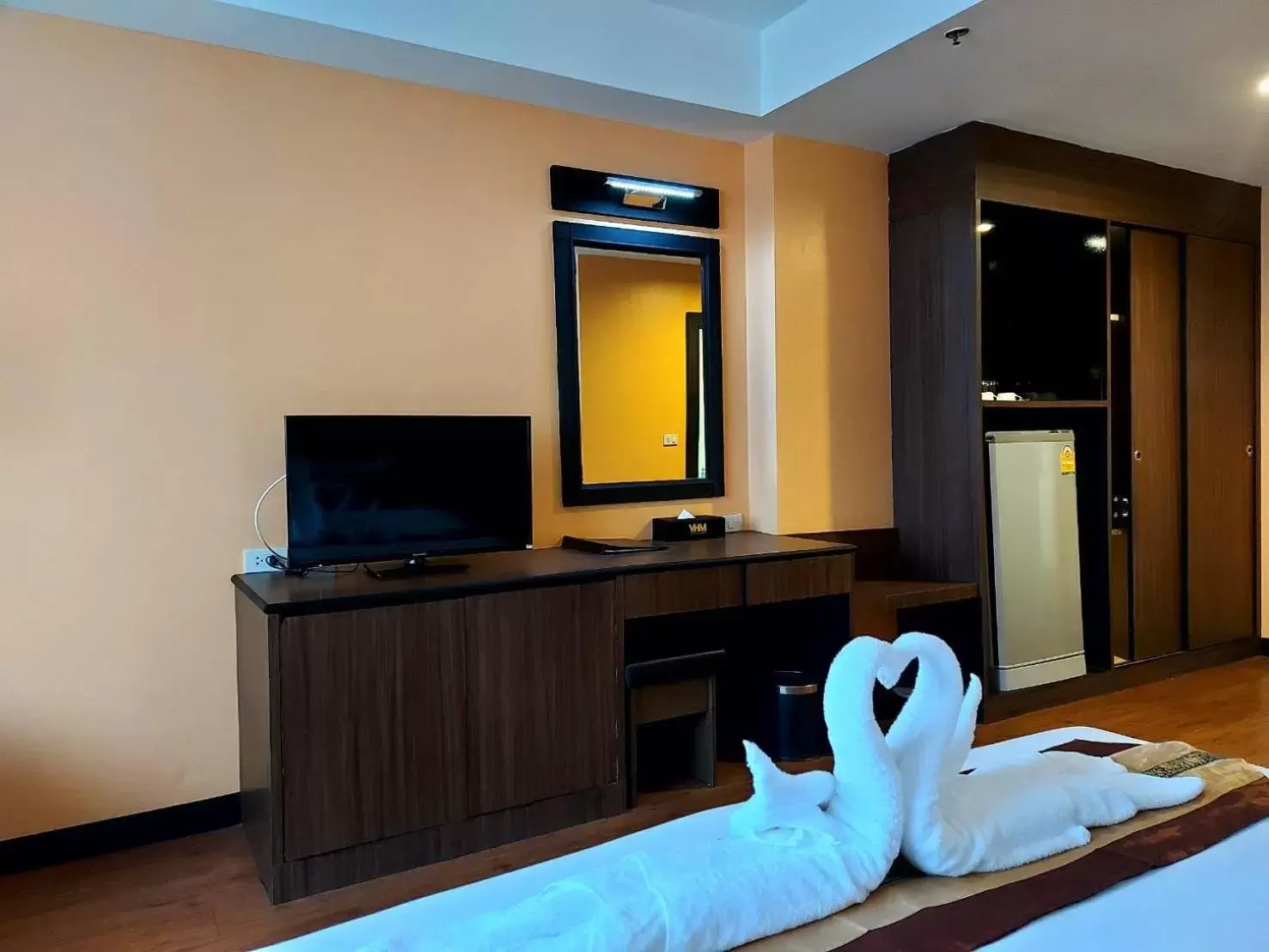 TV and multimedia, TV/Entertainment Center in M Hotel Danok