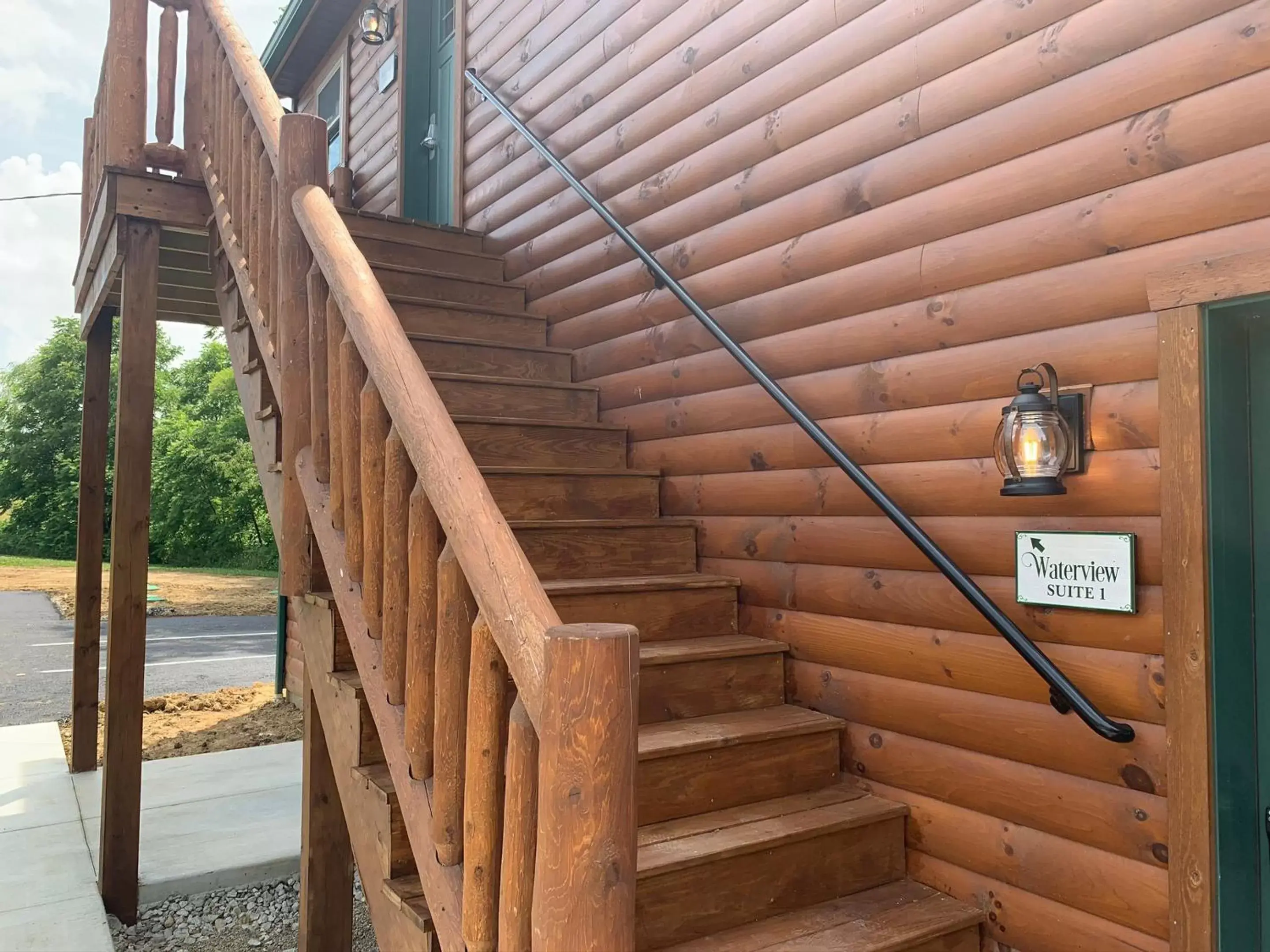 Facade/entrance in Waterview Lodge by Amish Country Lodging