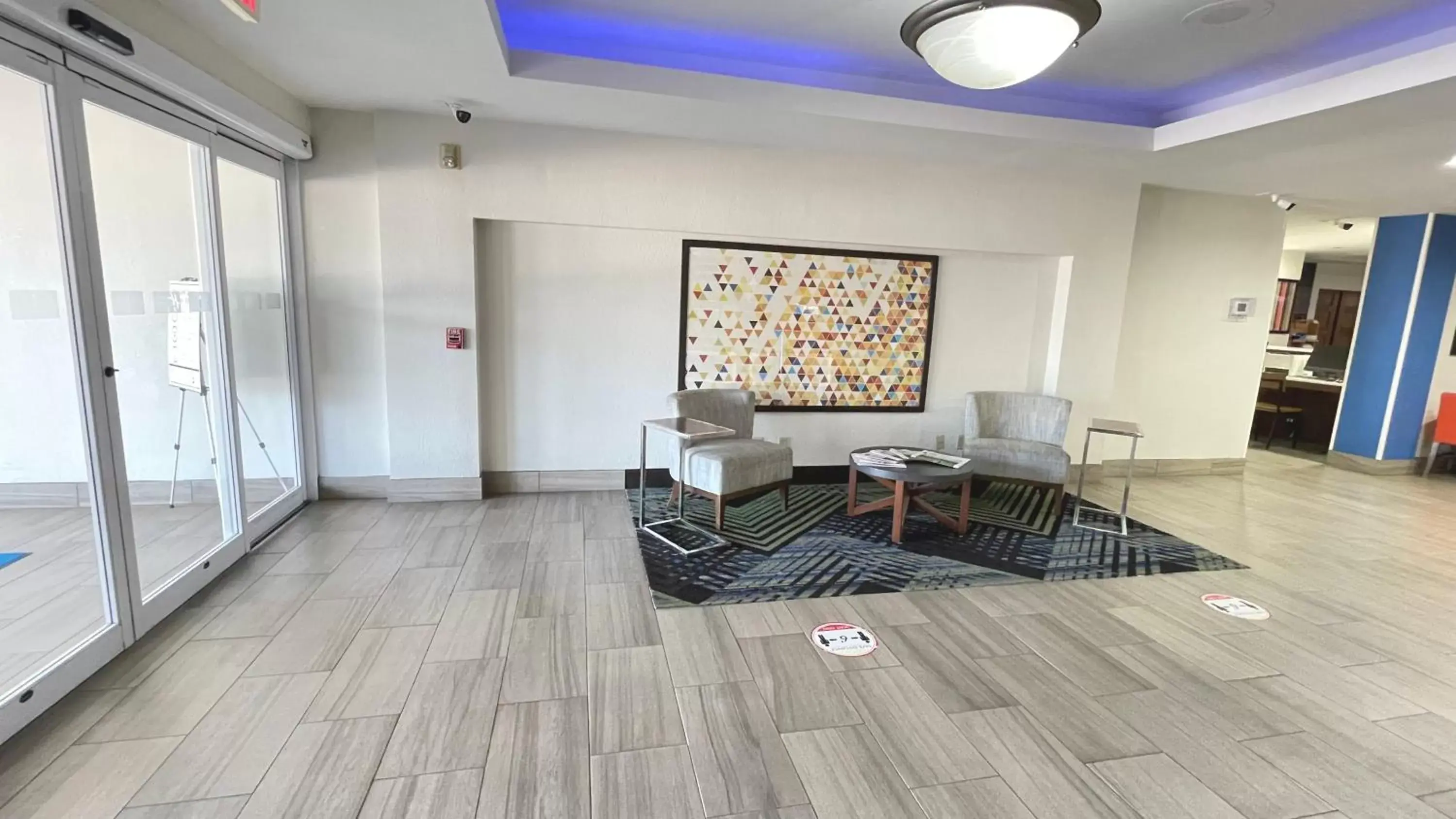 Lobby or reception, Seating Area in Holiday Inn Express Hotel & Suites Decatur, TX, an IHG Hotel