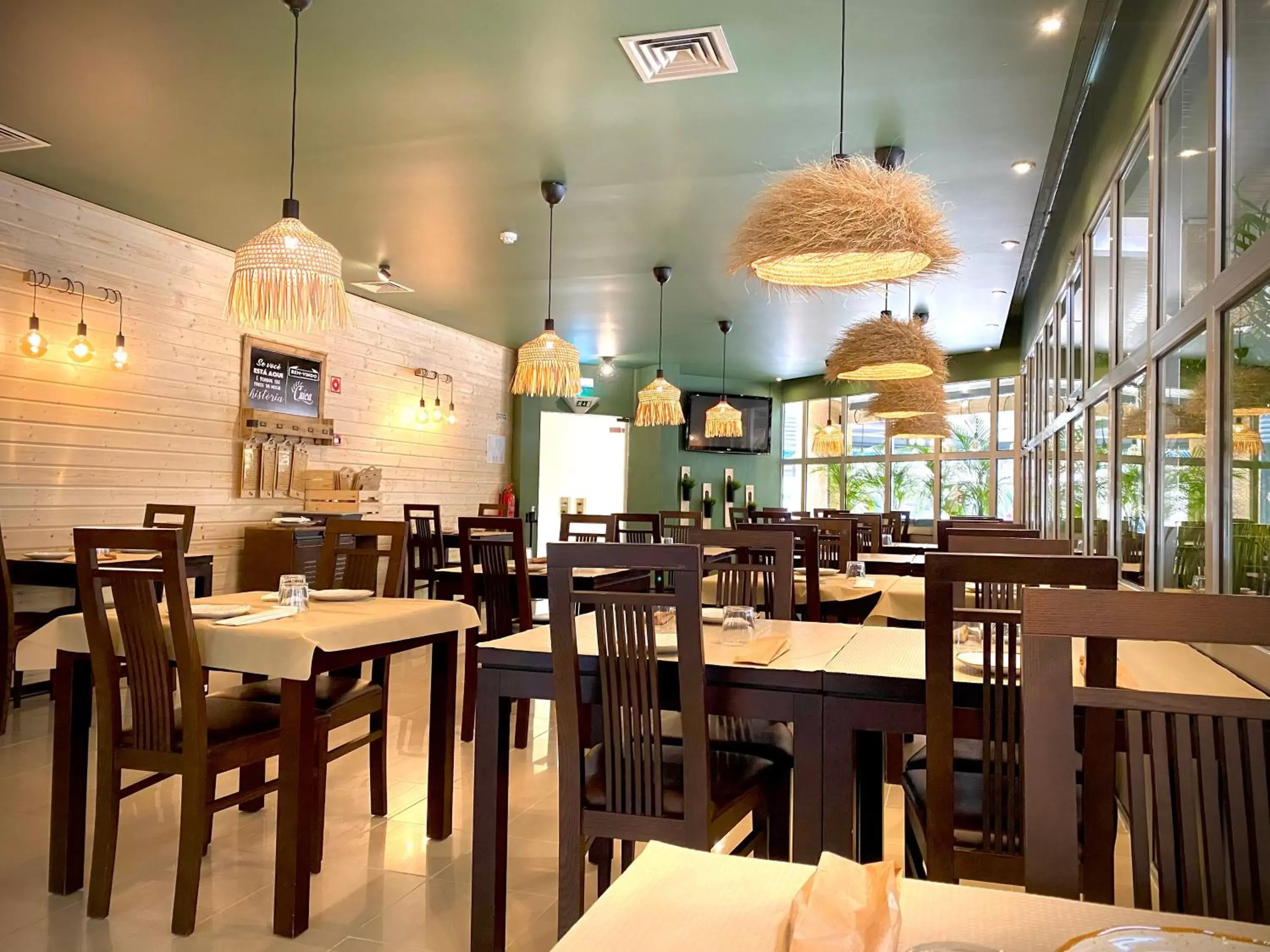 Restaurant/places to eat in Hotel Apartamento Foz Atlantida Restaurant/places to eat in Hotel Apartamento Foz Atlantida