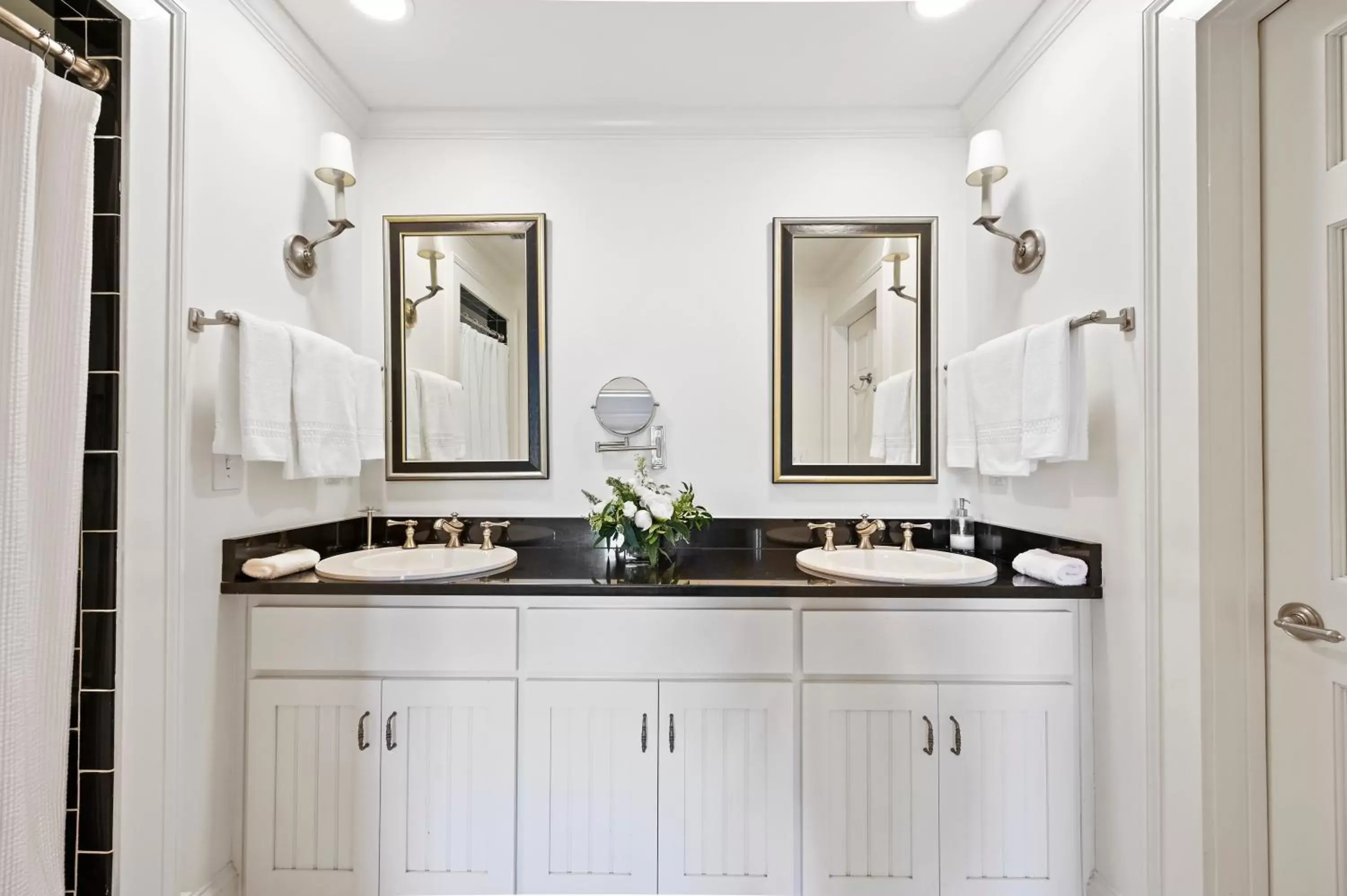 Bathroom in The James Madison Inn