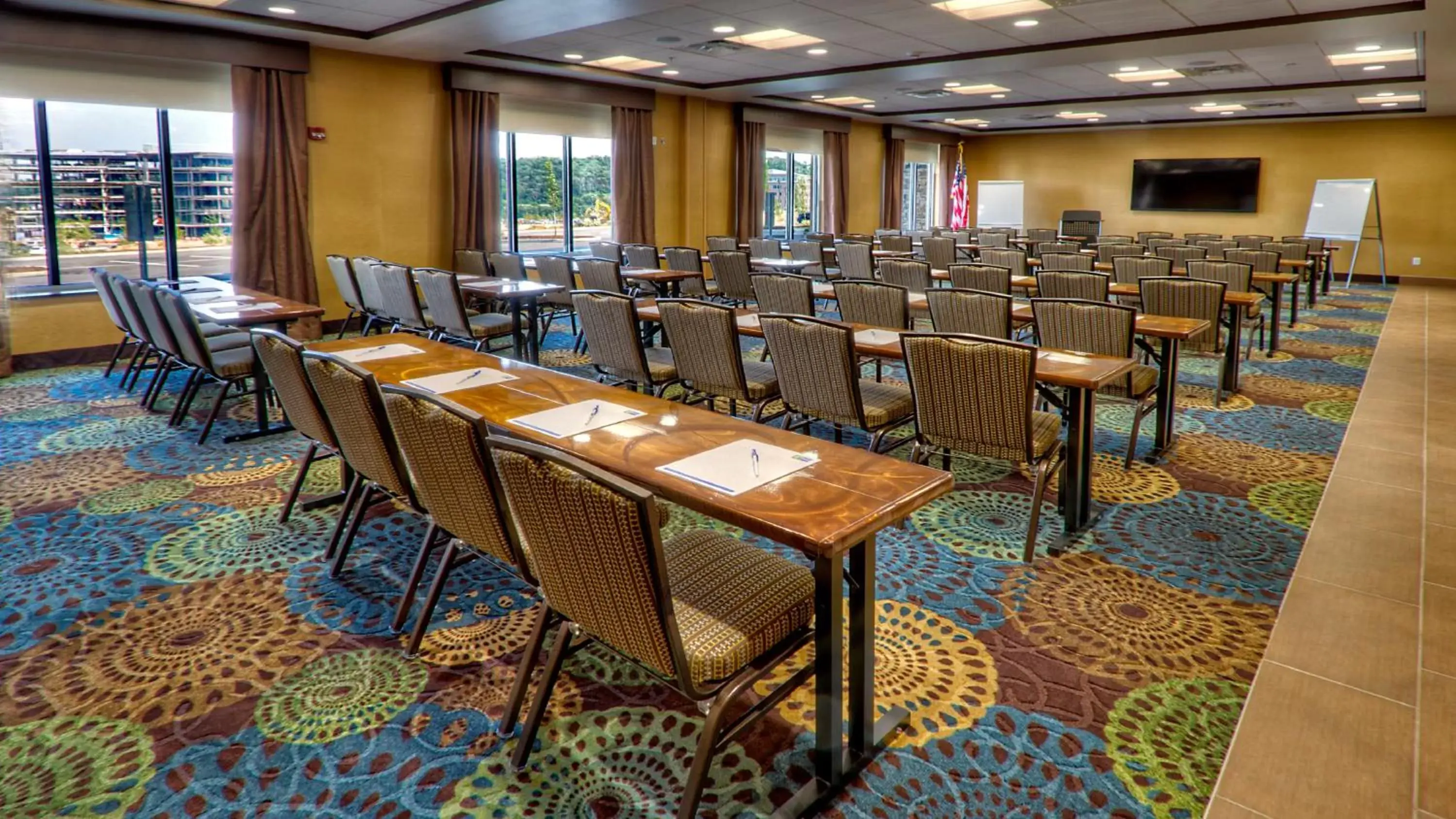 Meeting/conference room in Holiday Inn Express & Suites Pittsburgh SW/Southpointe, an IHG Hotel