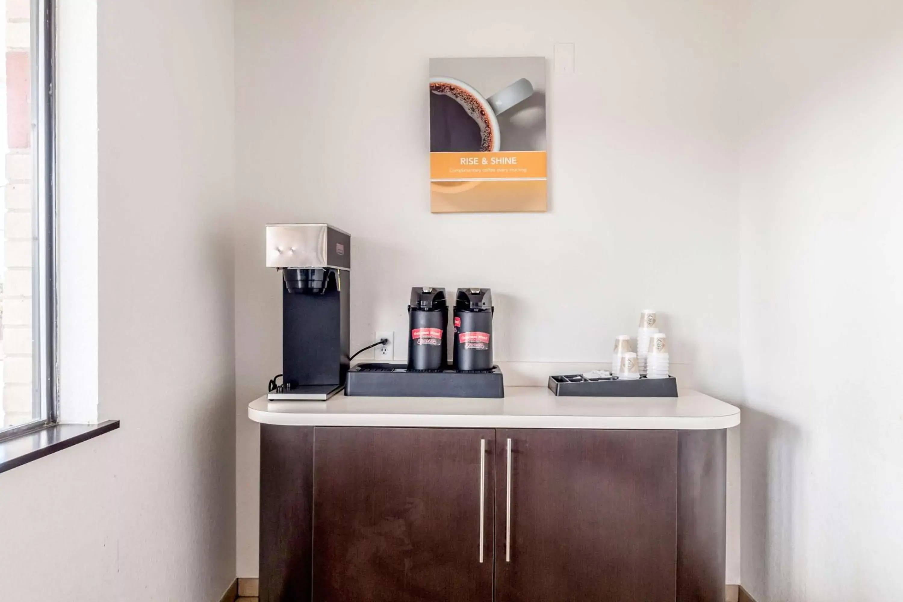 Coffee/tea facilities in Motel 6-San Antonio, TX - South WW White Rd