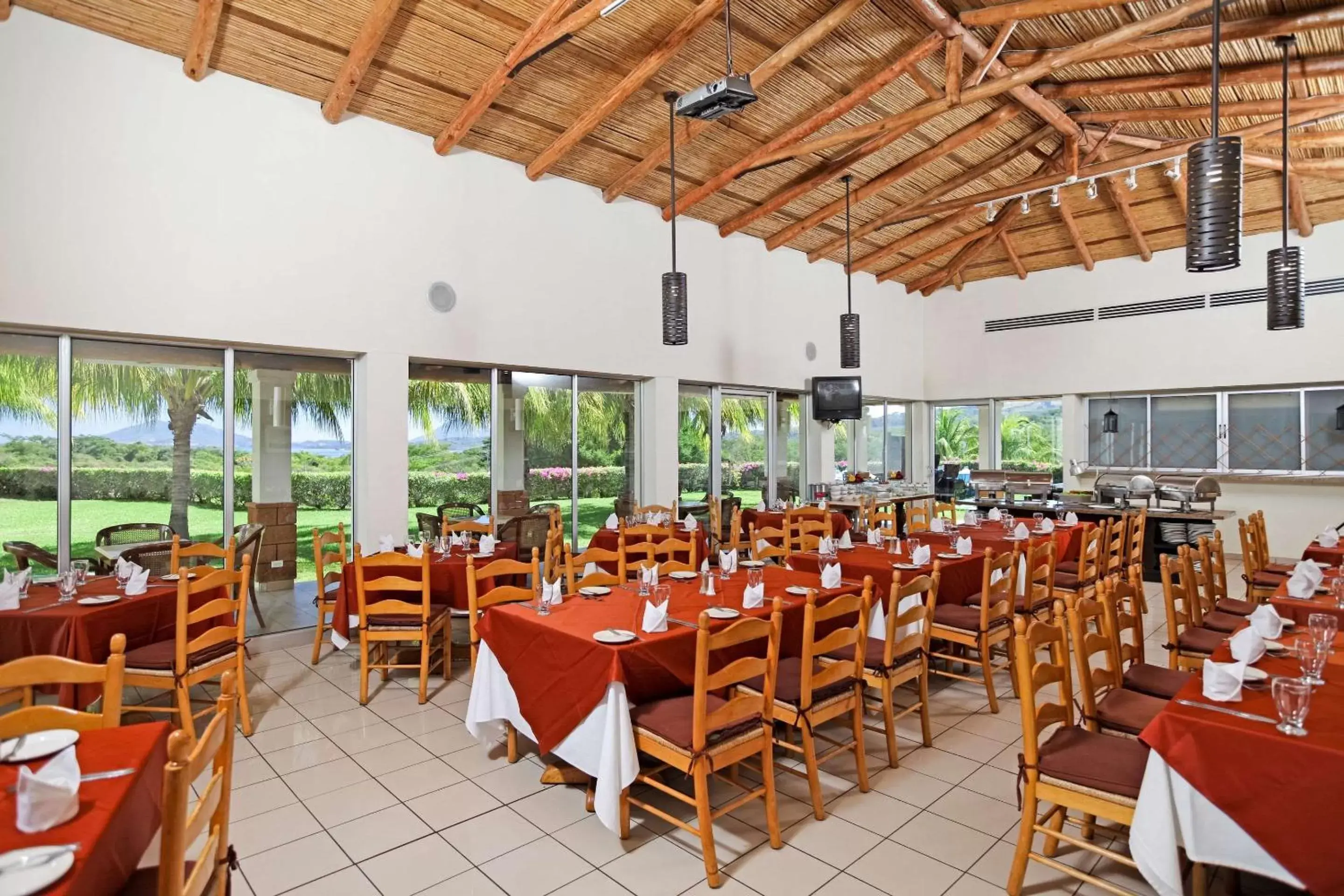 Restaurant/places to eat in Comfort Inn Real La Union Restaurant/places to eat in Comfort Inn Real La Union