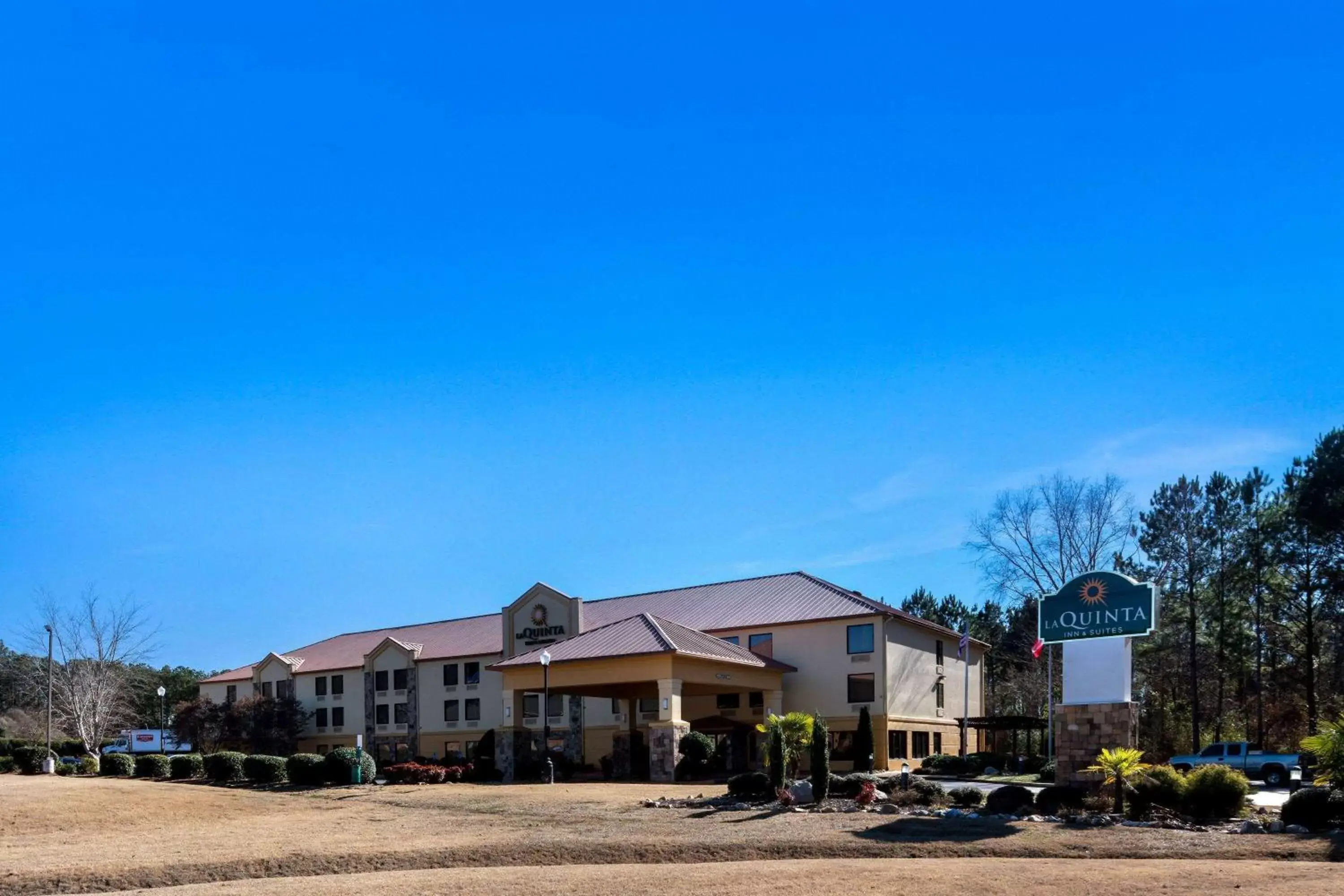 Property Building in La Quinta by Wyndham LaGrange / I-85