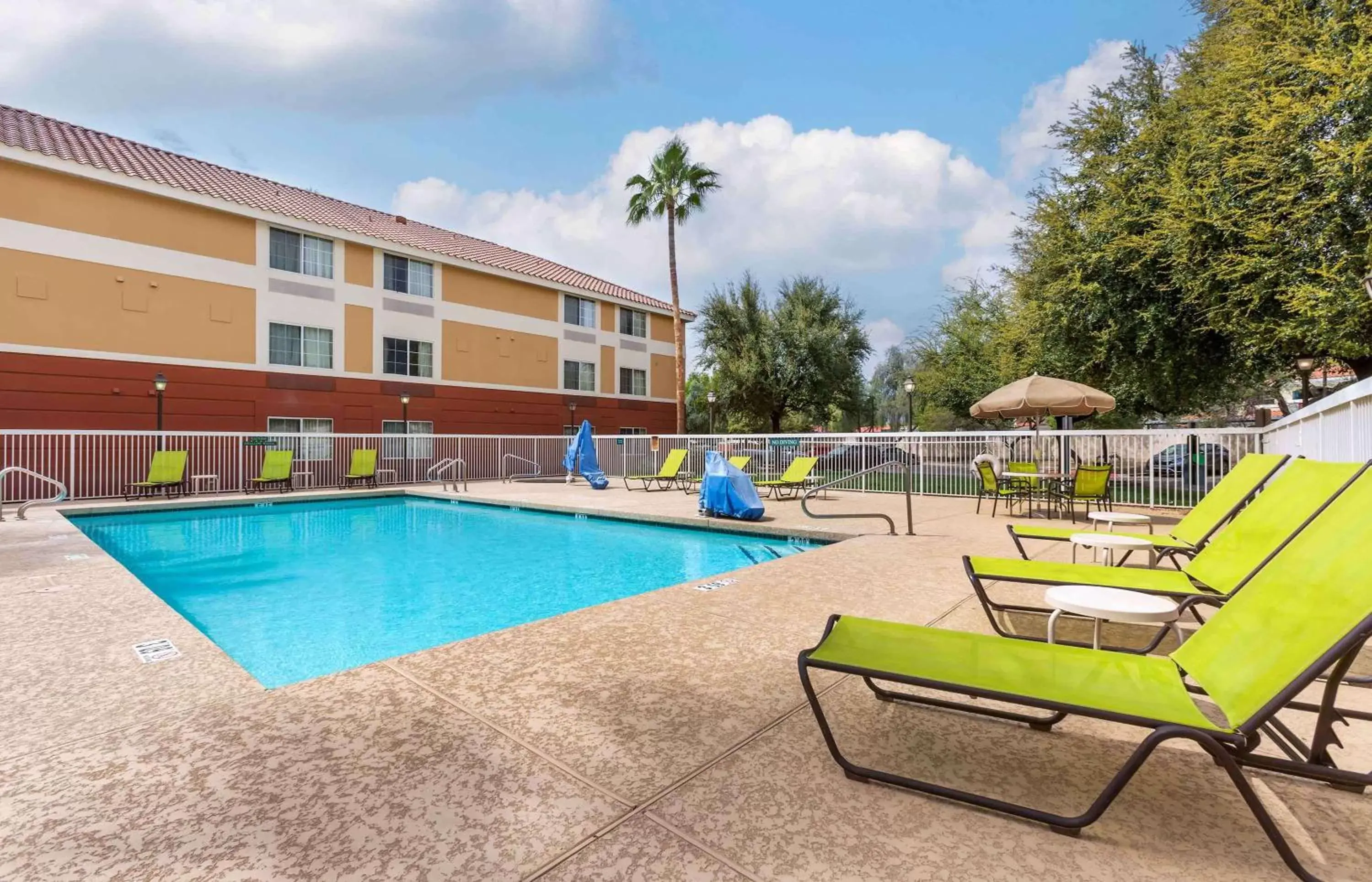 Pool view, Swimming Pool in Extended Stay America Suites - Phoenix - Scottsdale