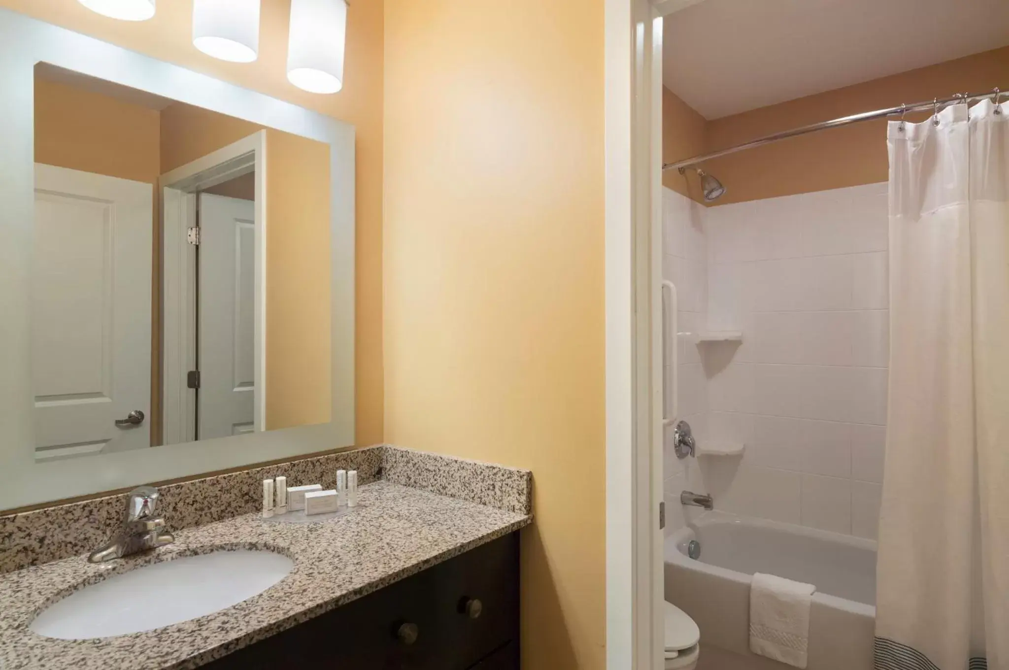 Bathroom in TownePlace Suites by Marriott Harrisburg Hershey