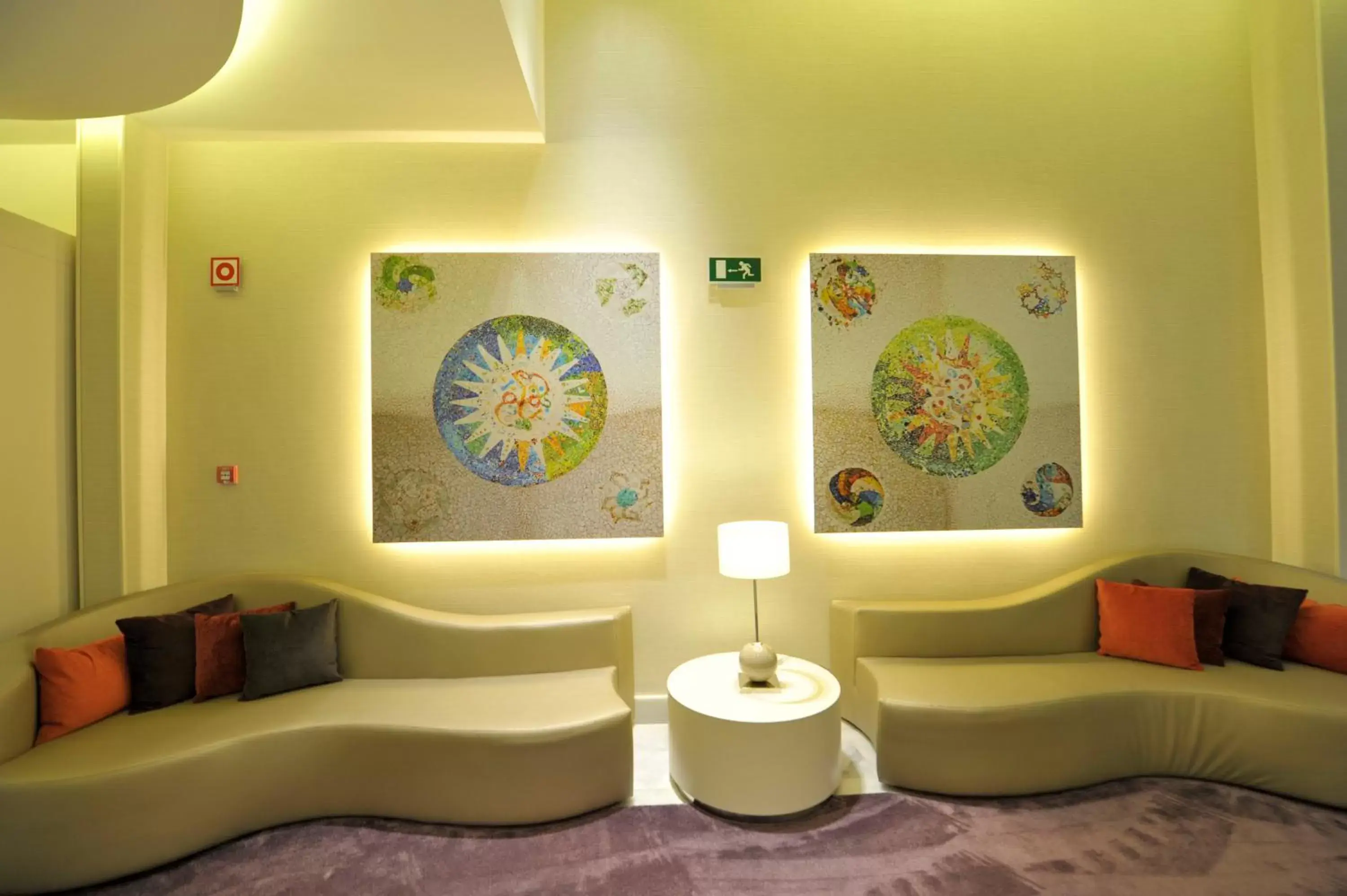 Lobby or reception, Seating Area in Hotel Indigo Barcelona - Plaza Catalunya, an IHG Hotel