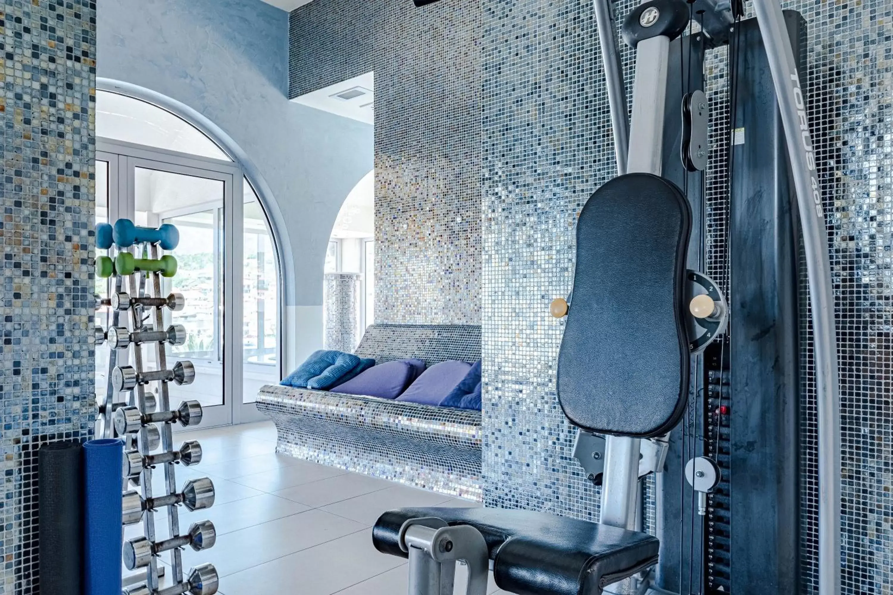 Fitness centre/facilities, Bathroom in Hotel Korkyra