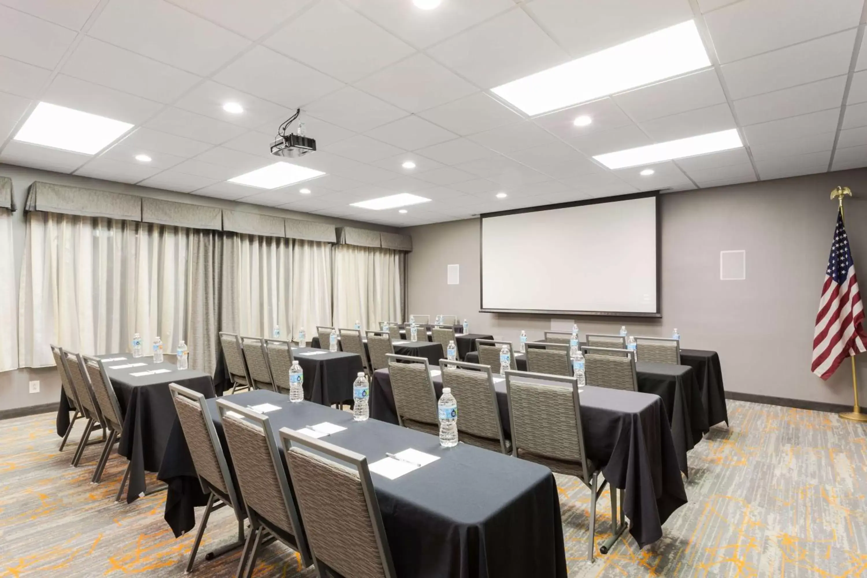 Meeting/conference room in Hampton Inn Pittsburgh/West Mifflin